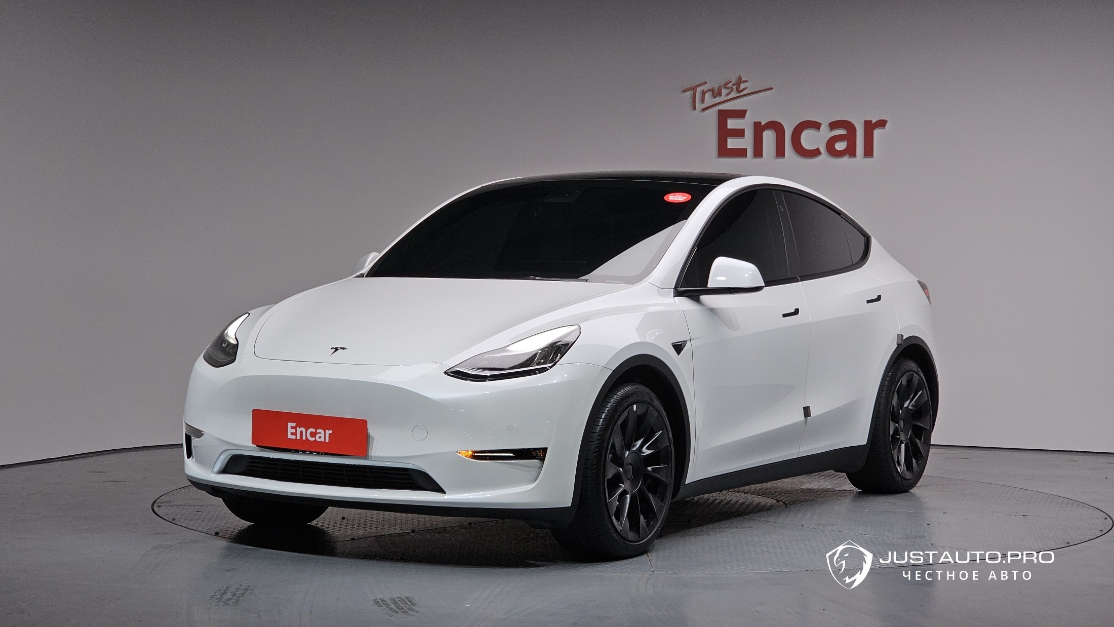 Автомобиль Tesla Model Y