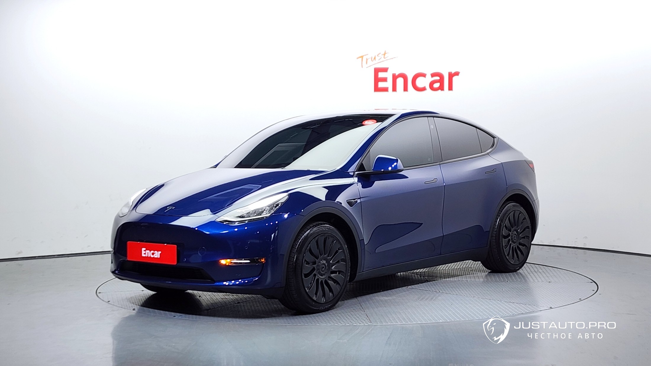 Автомобиль Tesla Model Y