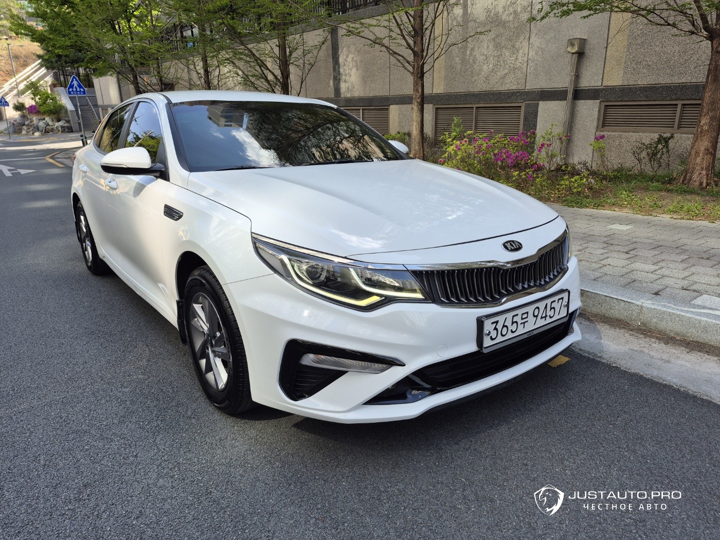 Автомобиль Kia K5
