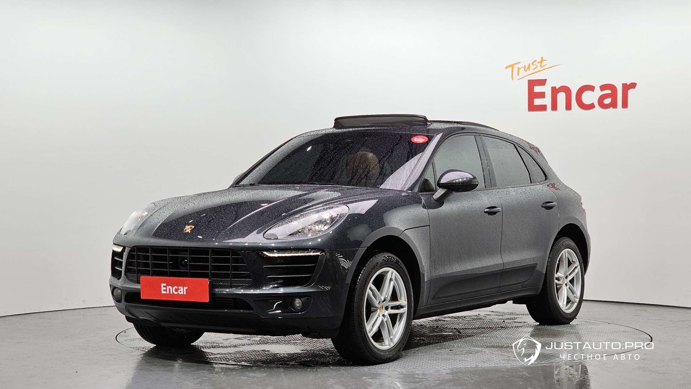 Автомобиль Porsche Macan