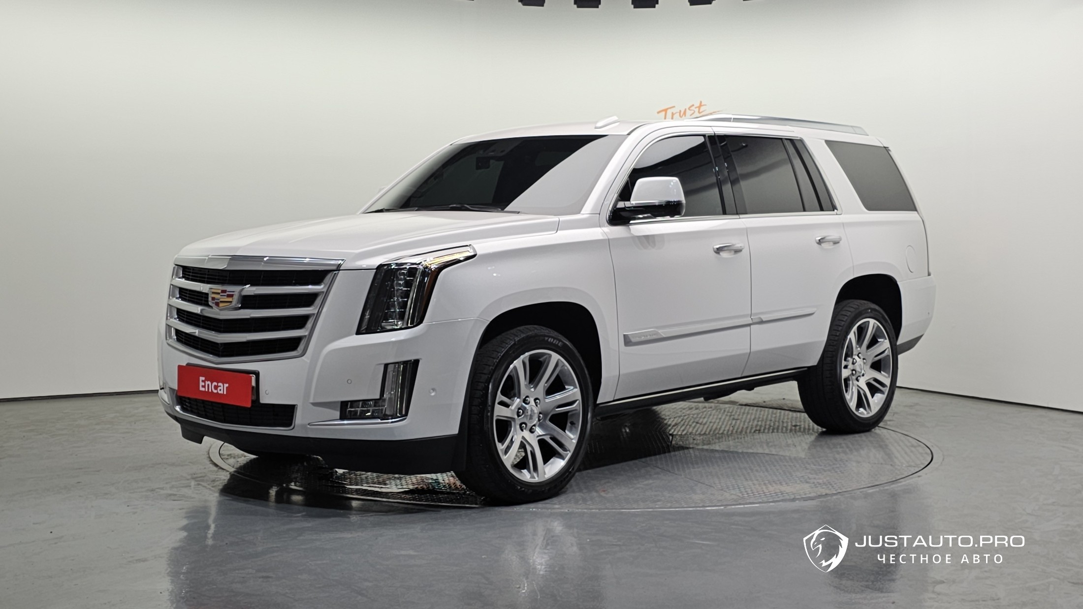 Автомобиль Cadillac Escalade