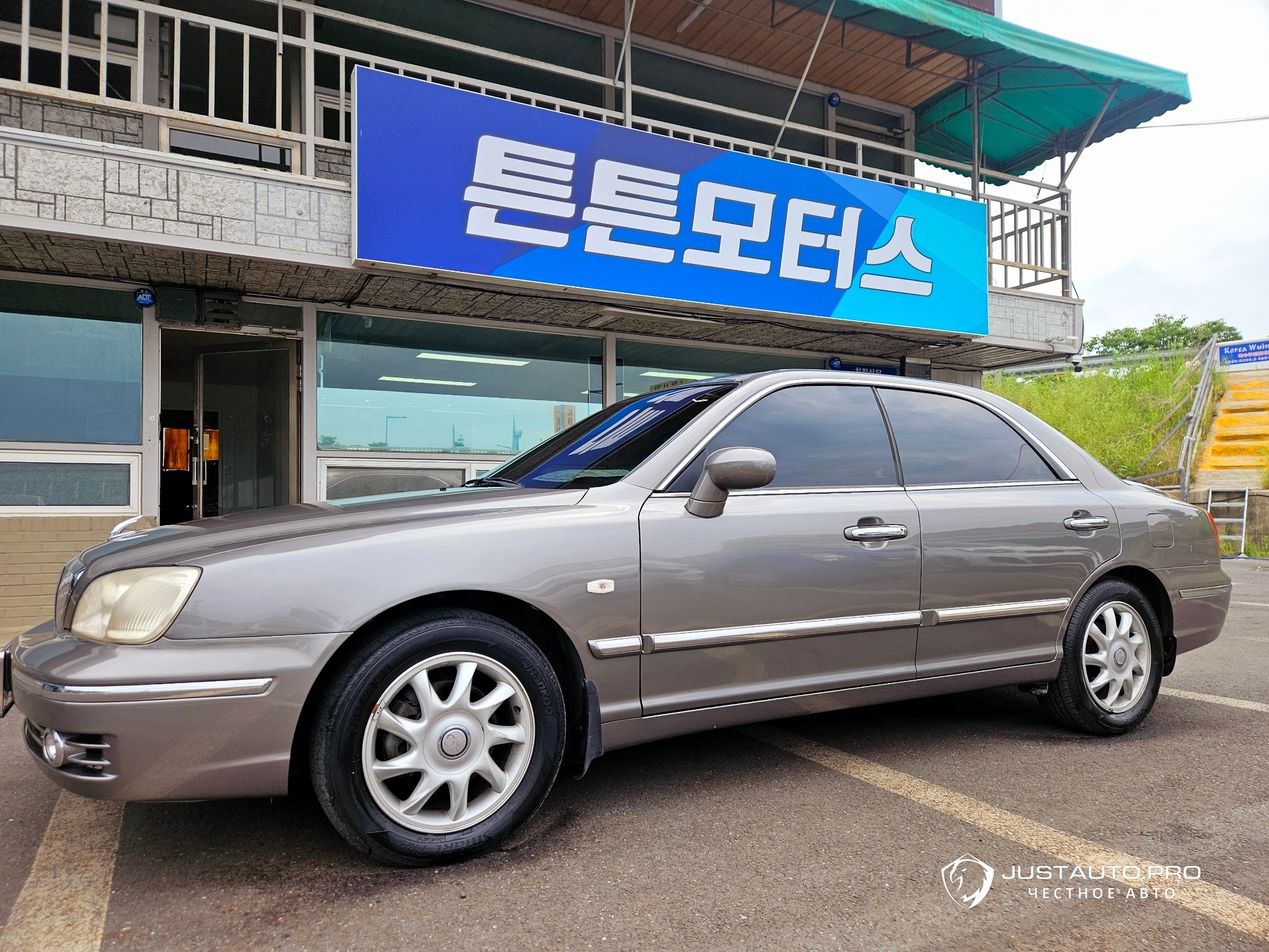 Автомобиль Hyundai Grandeur