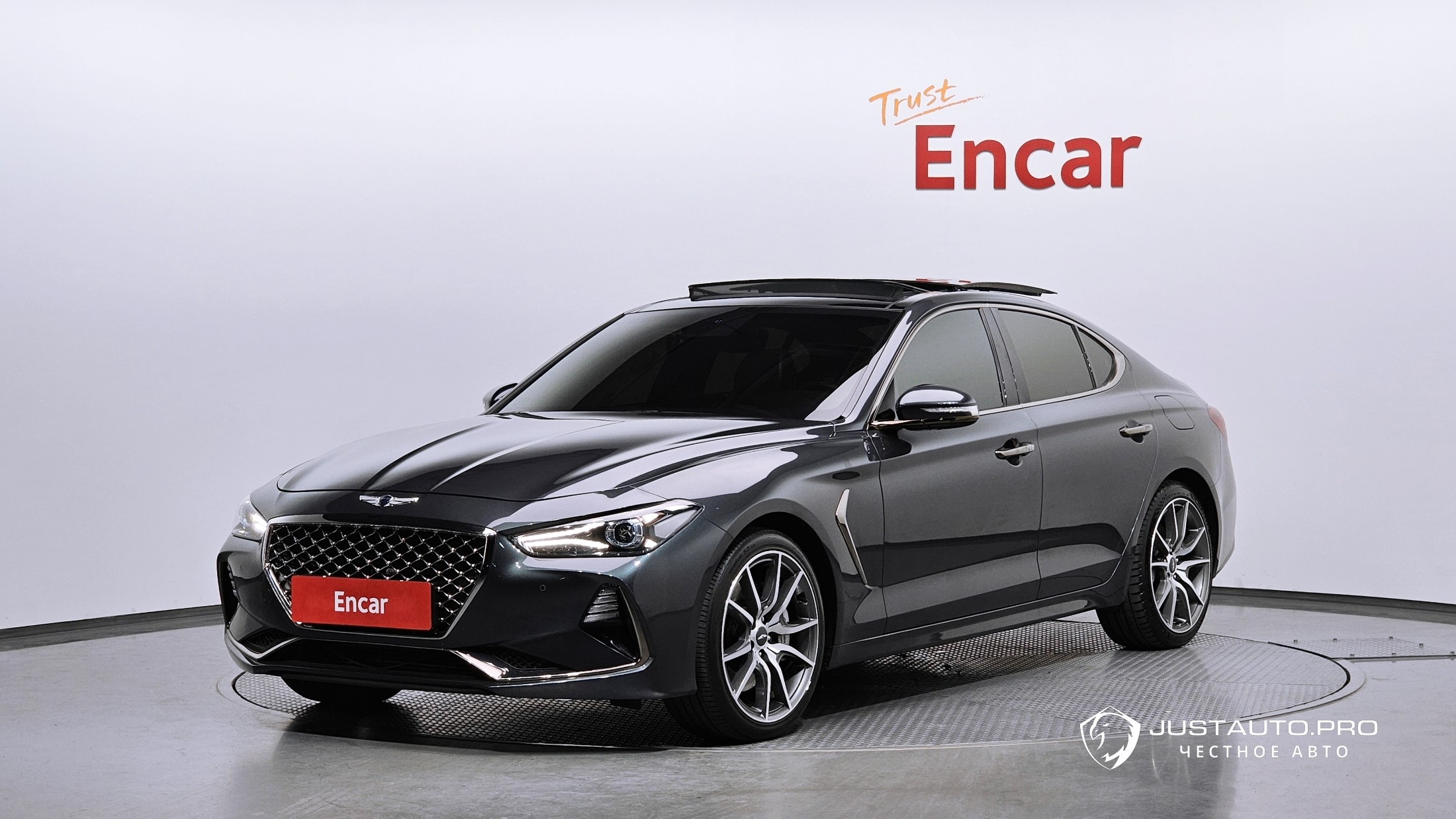 Автомобиль Genesis G70