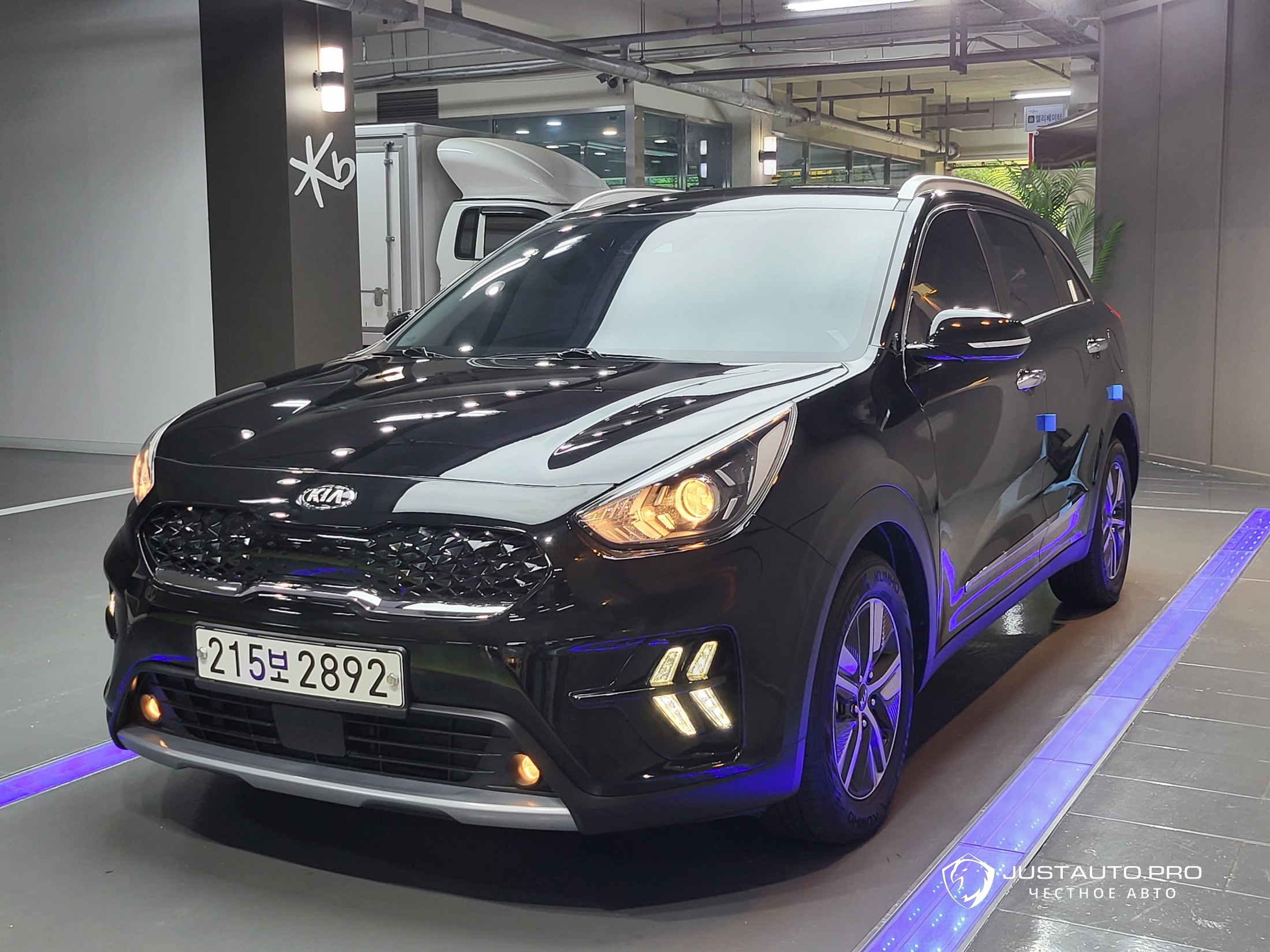 Автомобиль Kia Niro