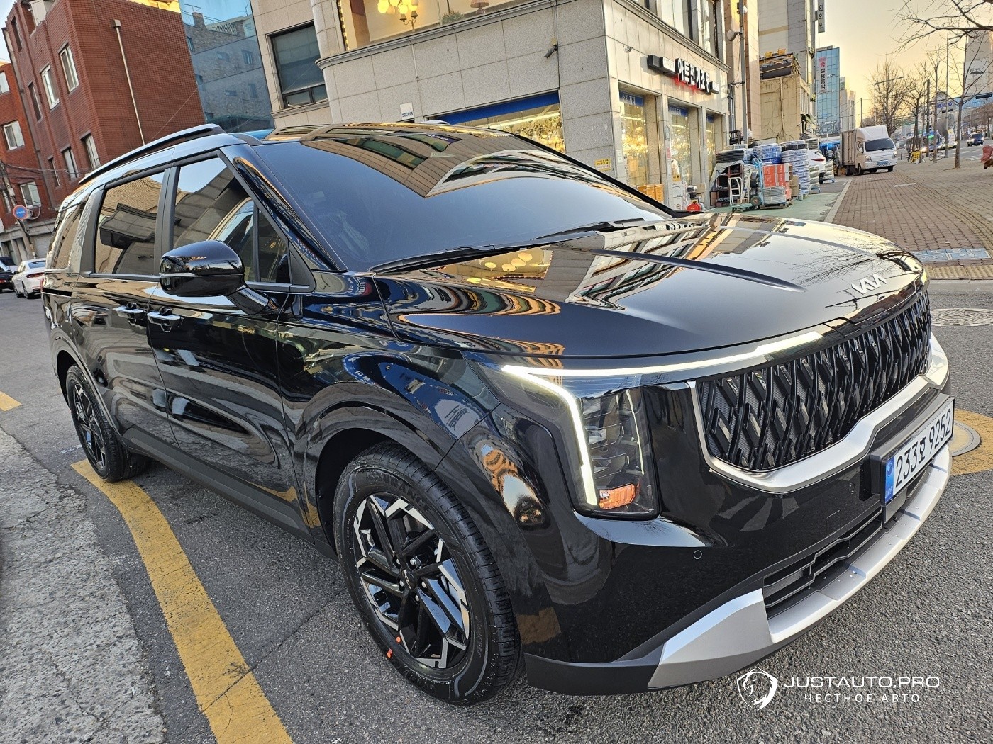 Автомобиль Kia Canival
