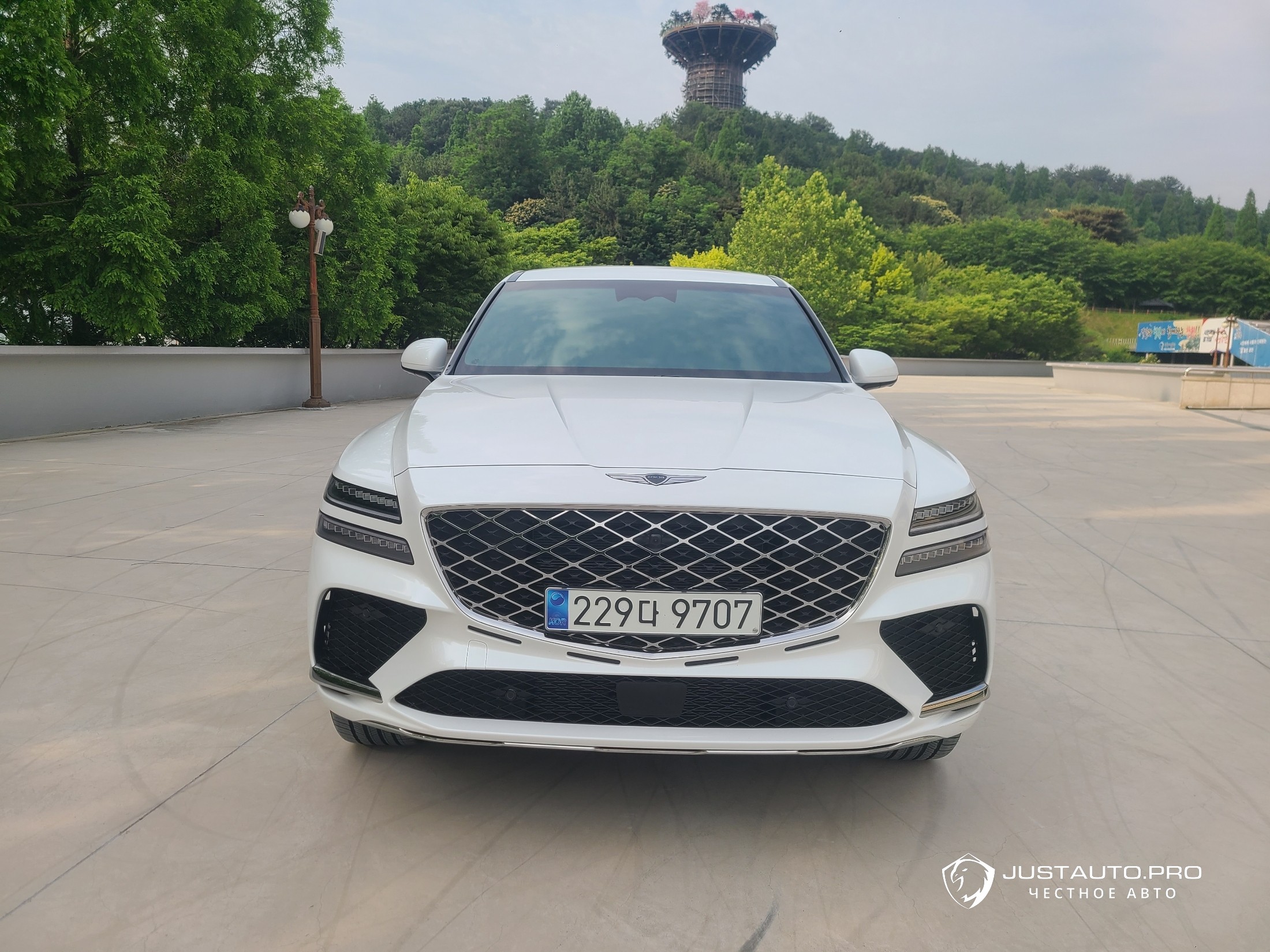 Автомобиль Genesis GV80
