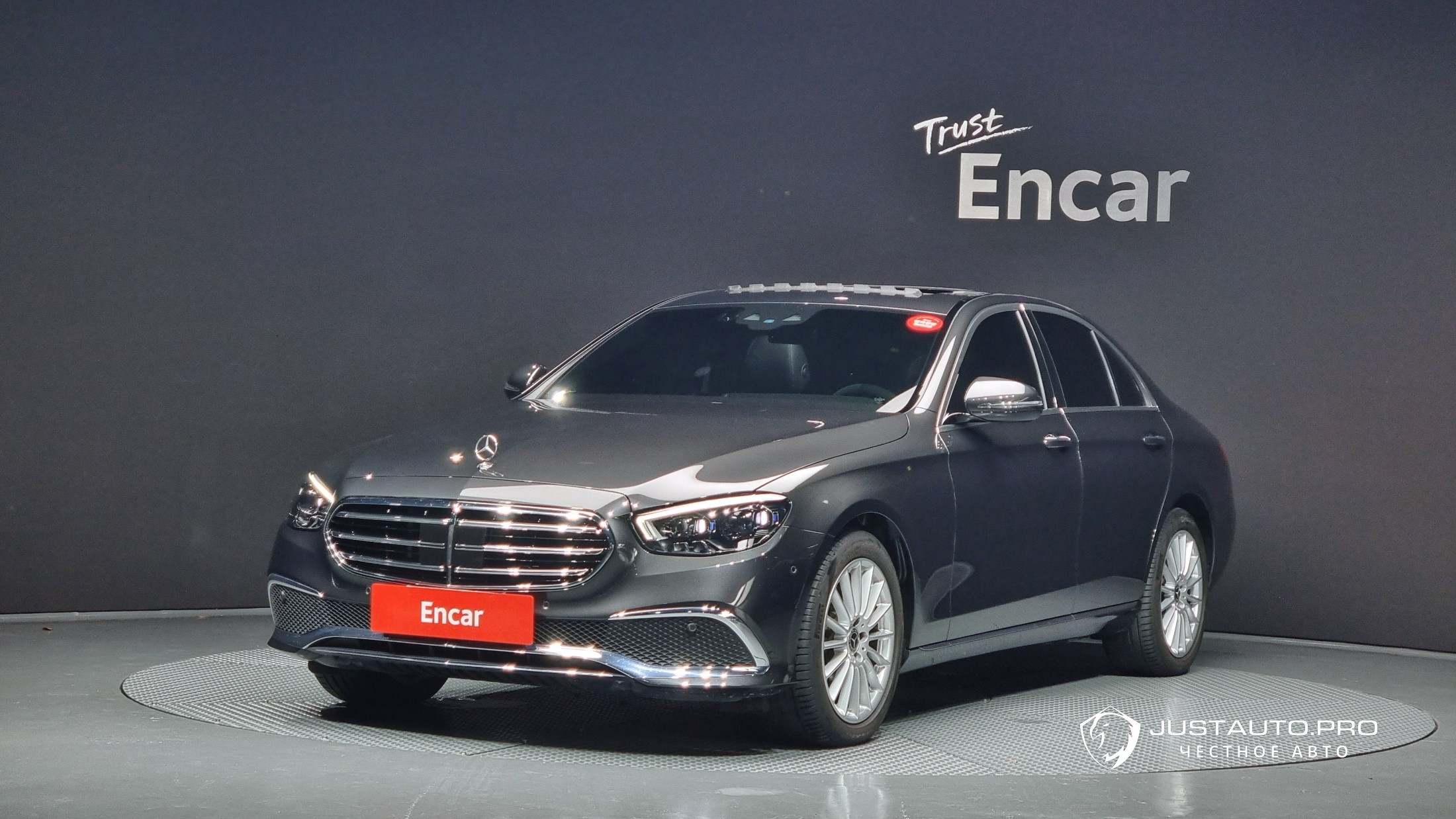Автомобиль Mercedes-Benz E-Class