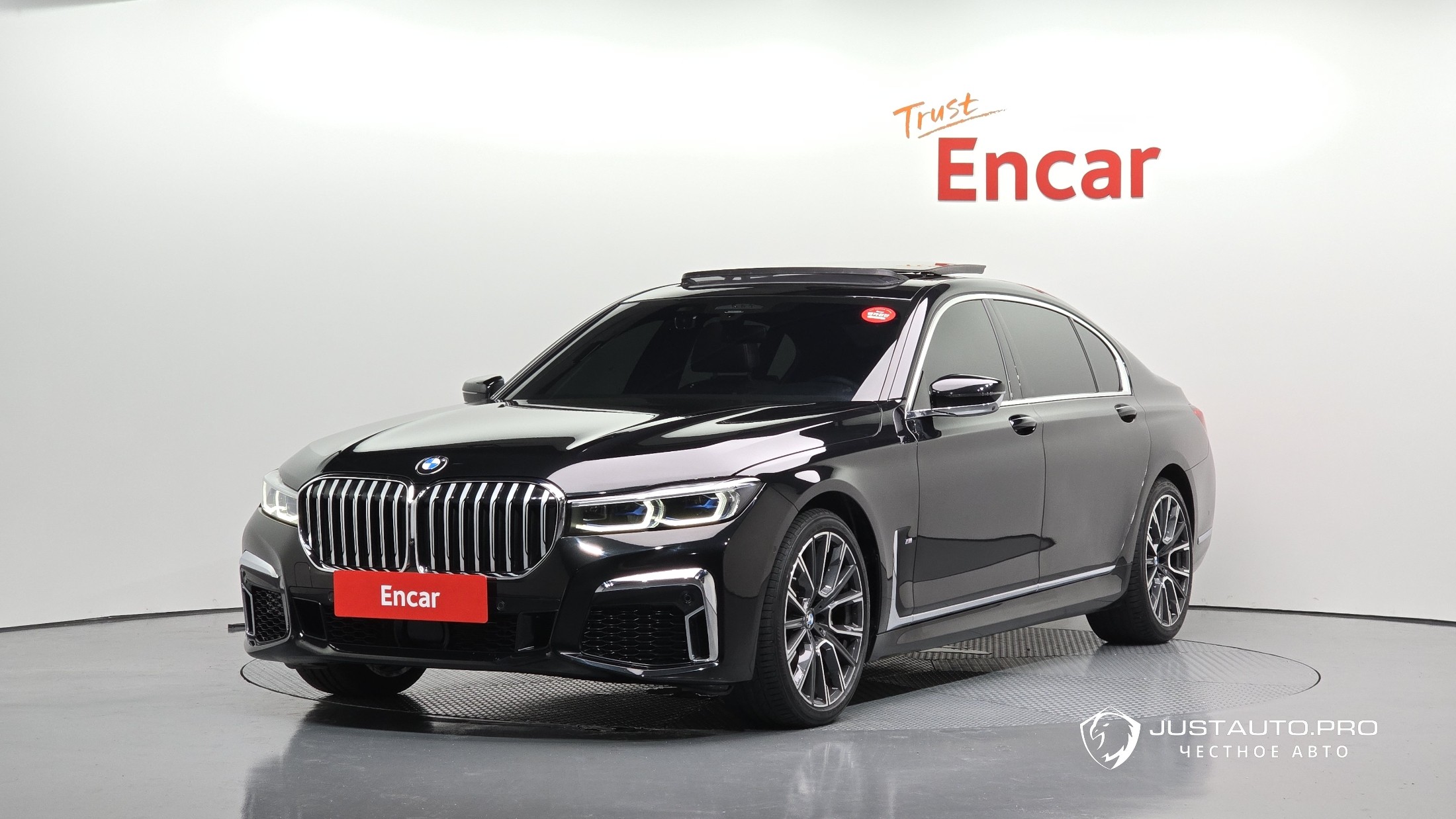 Автомобиль BMW 7-Series