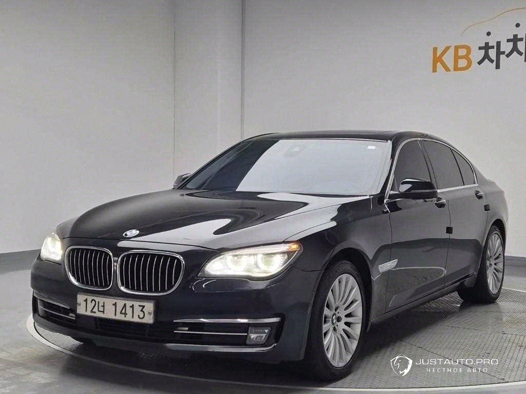 Автомобиль BMW 7-Series