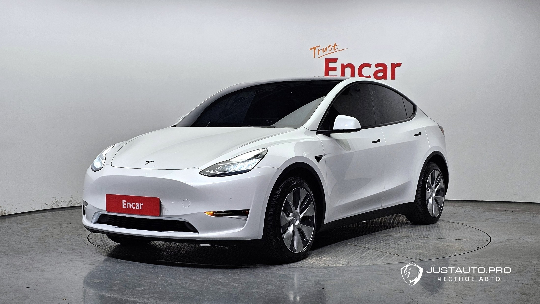 Автомобиль Tesla Model Y