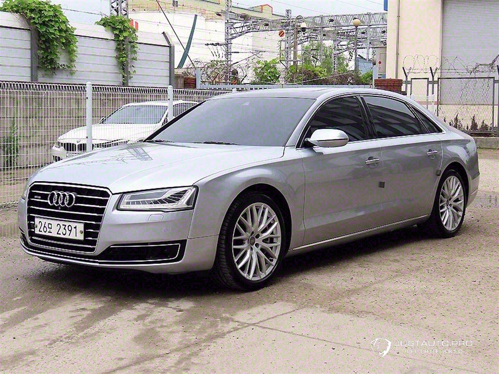 Автомобиль Audi A8