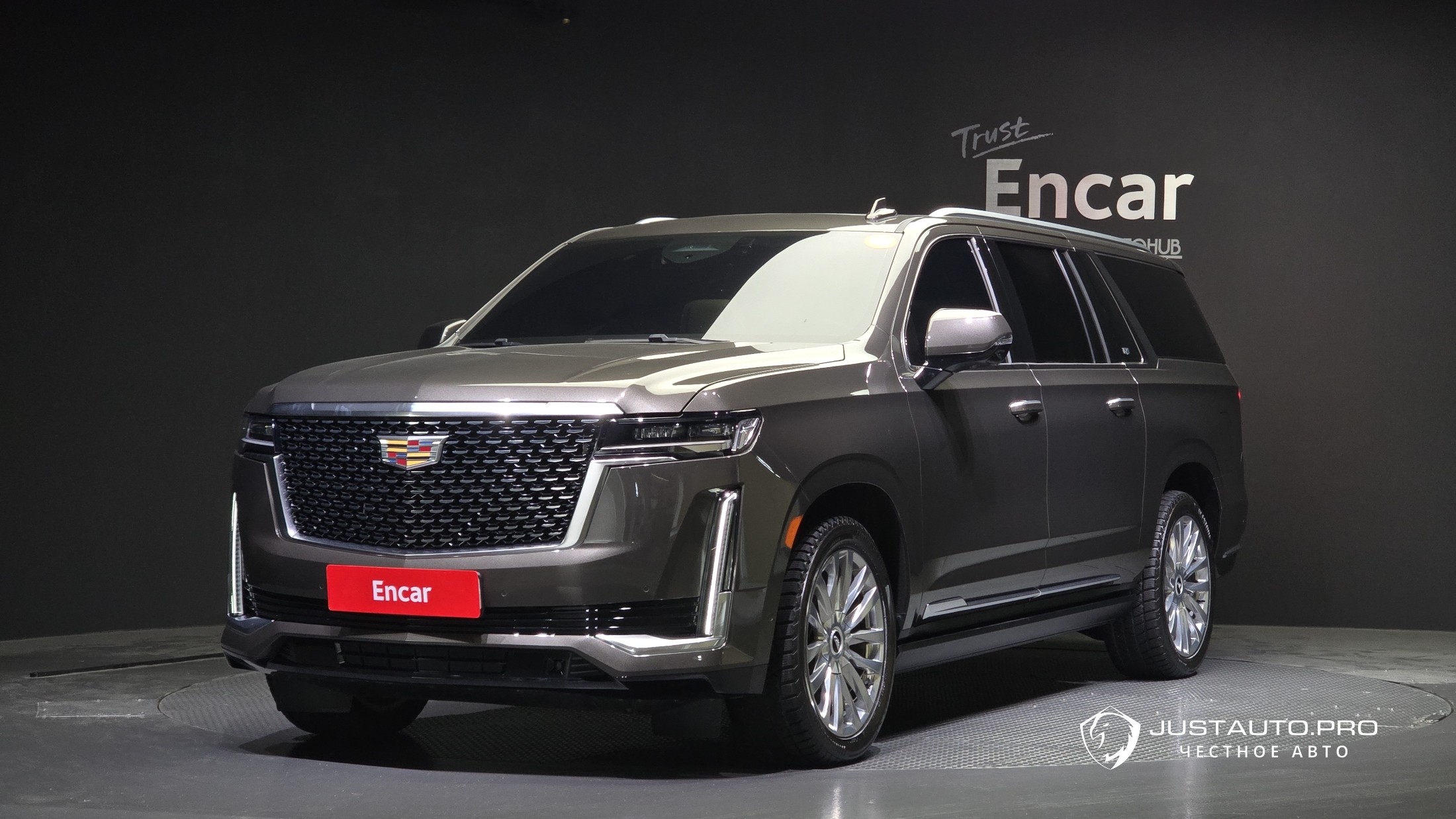 Автомобиль Cadillac Escalade