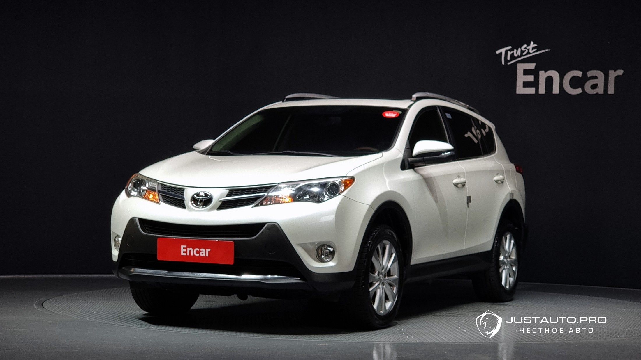 Автомобиль Toyota RAV4