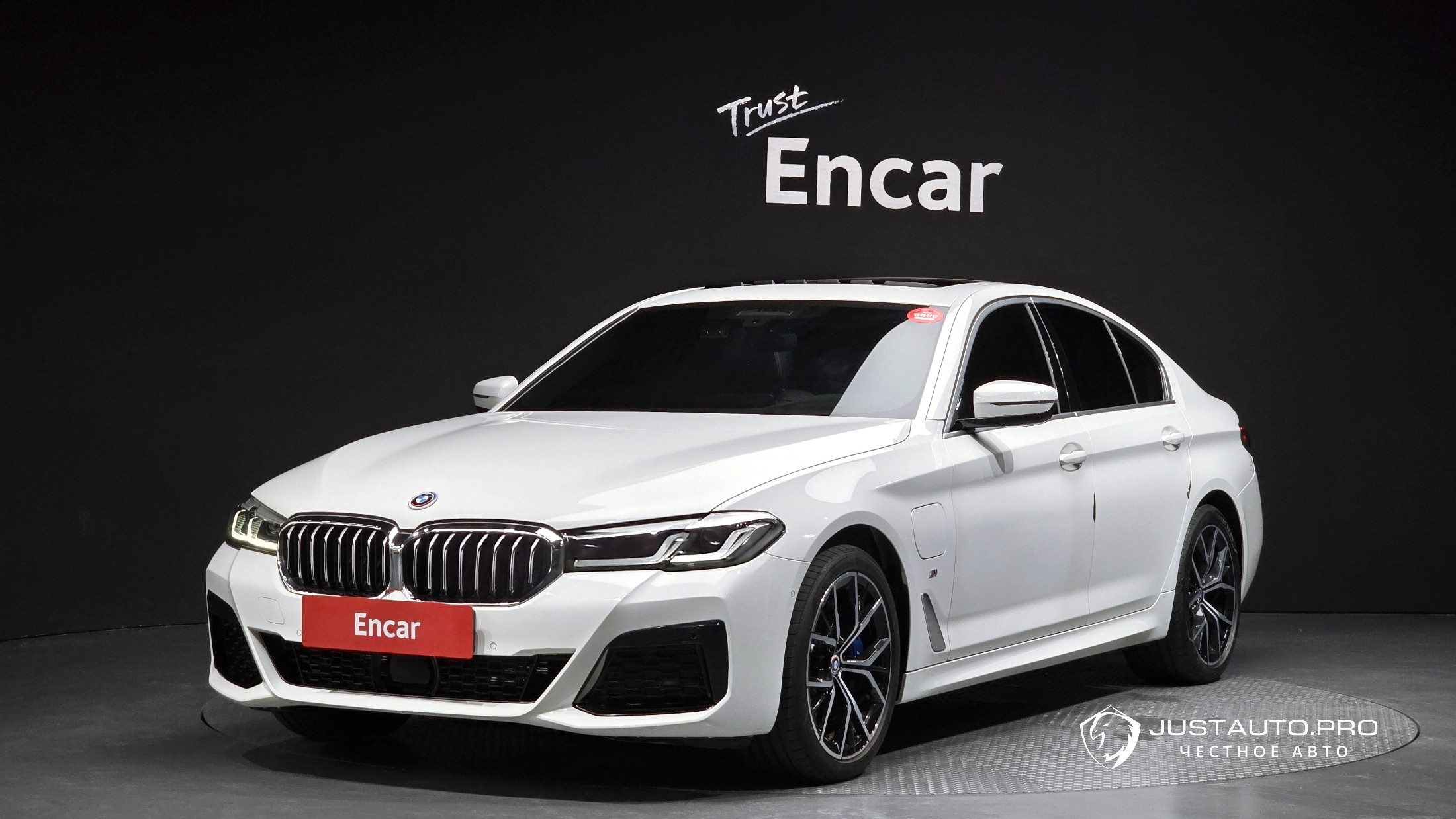 Автомобиль BMW 5-Series