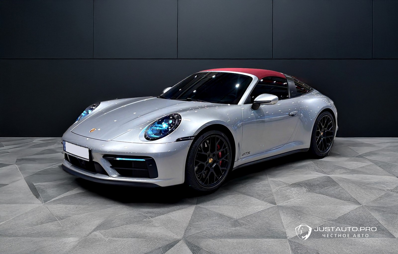 Автомобиль Porsche 911