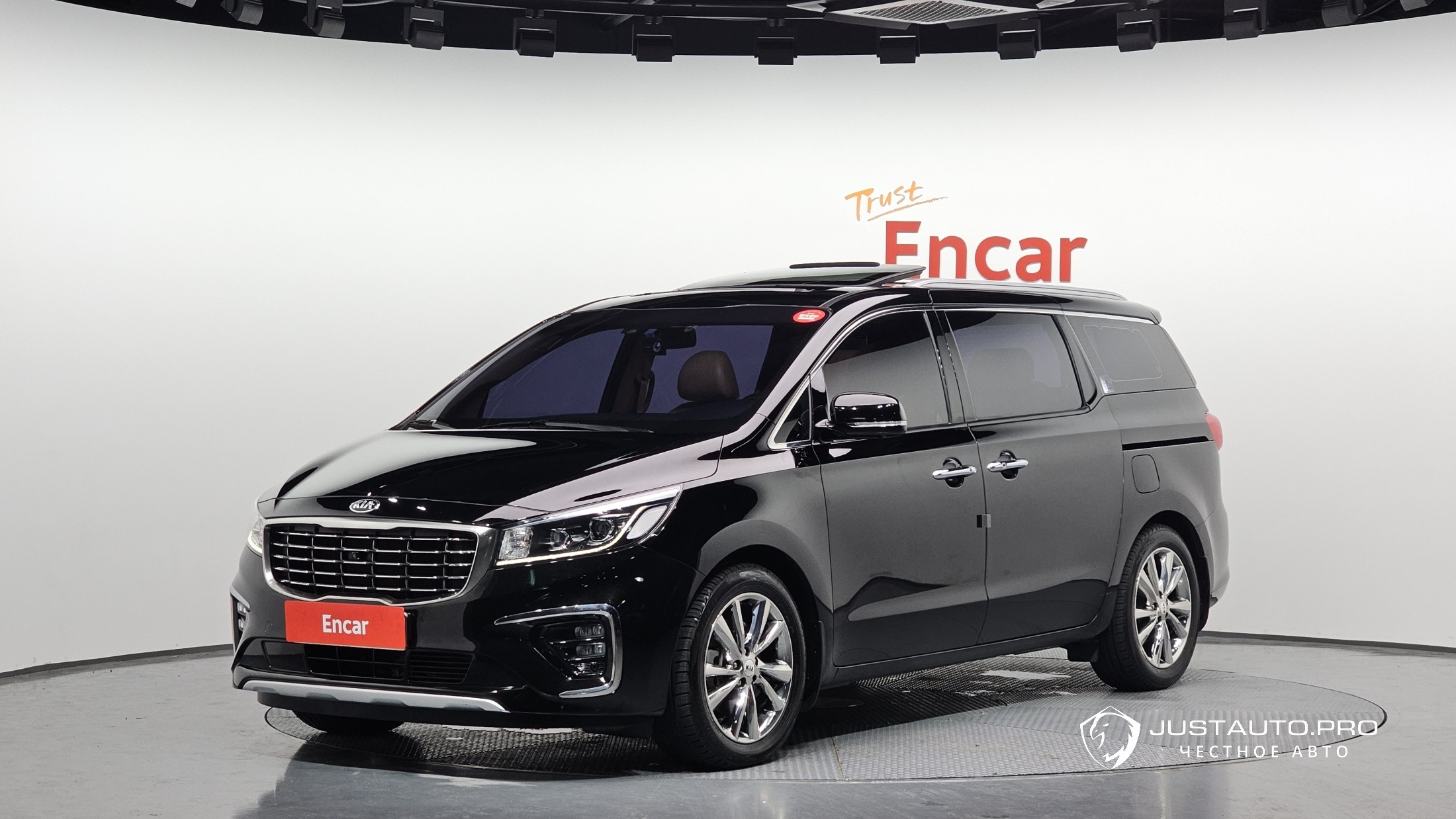 Автомобиль Kia Canival