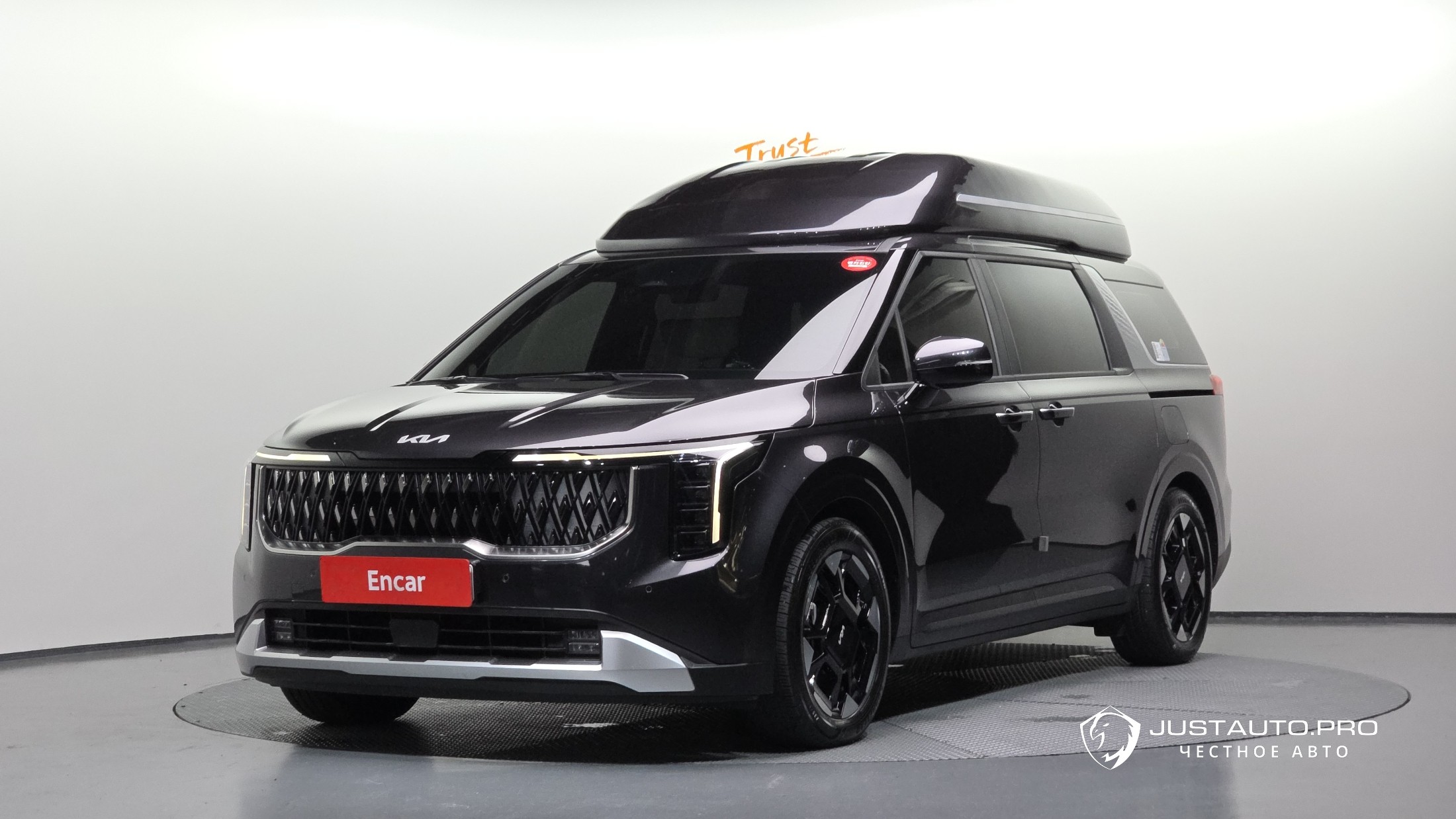 Автомобиль Kia Canival