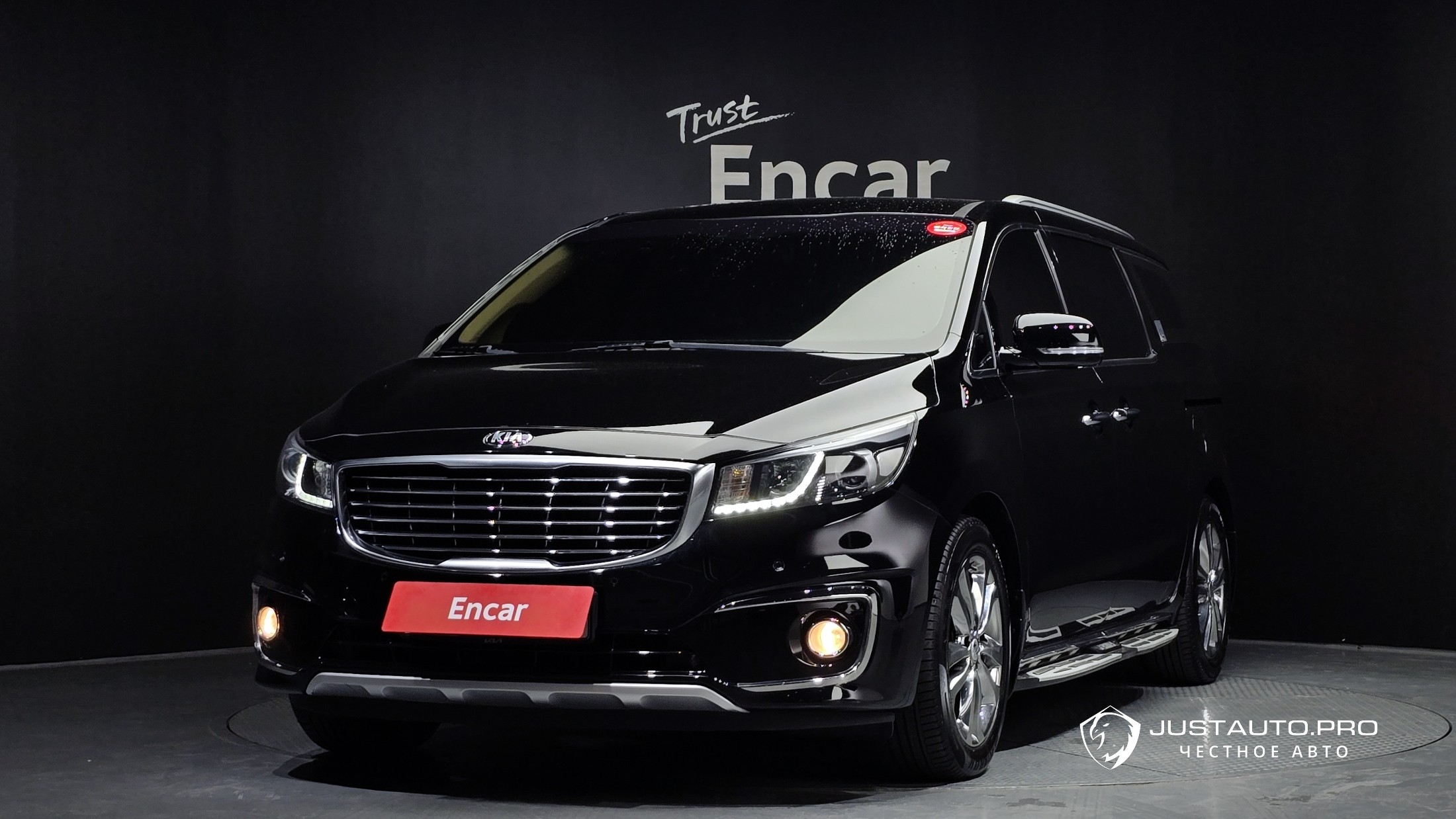 Автомобиль Kia Canival