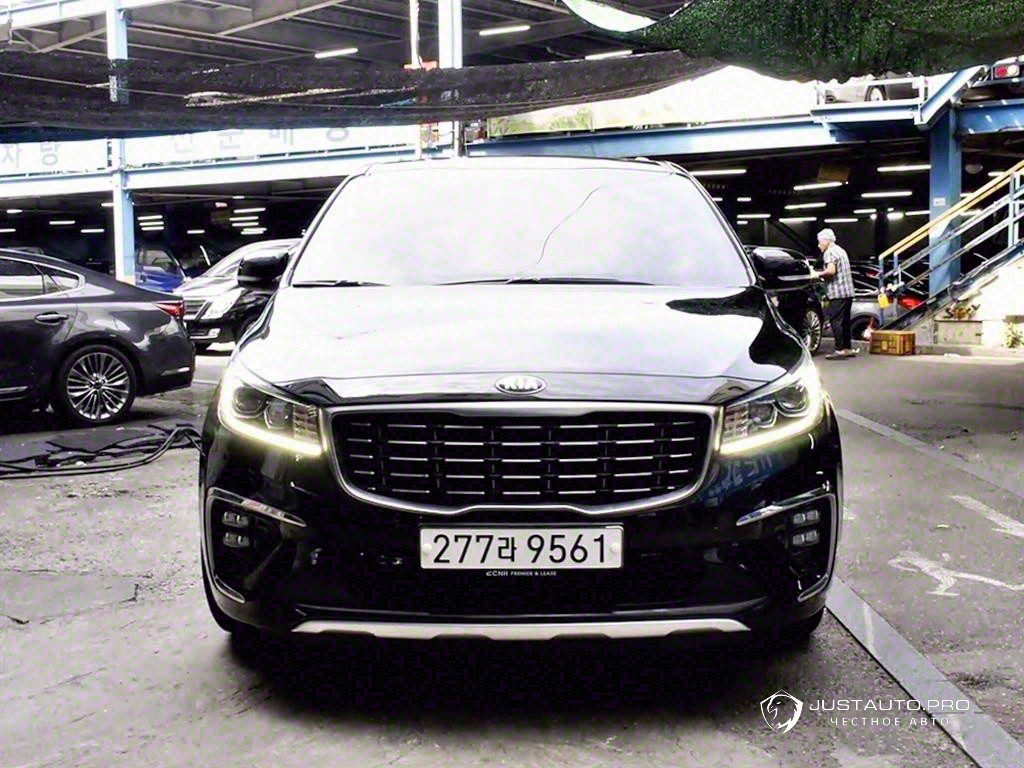 Автомобиль Kia Canival