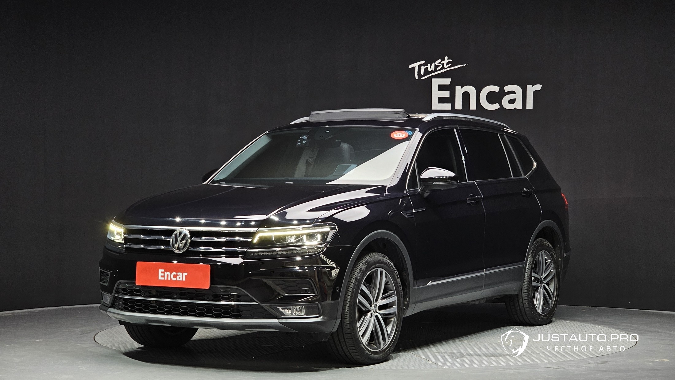 Автомобиль Volkswagen Tiguan