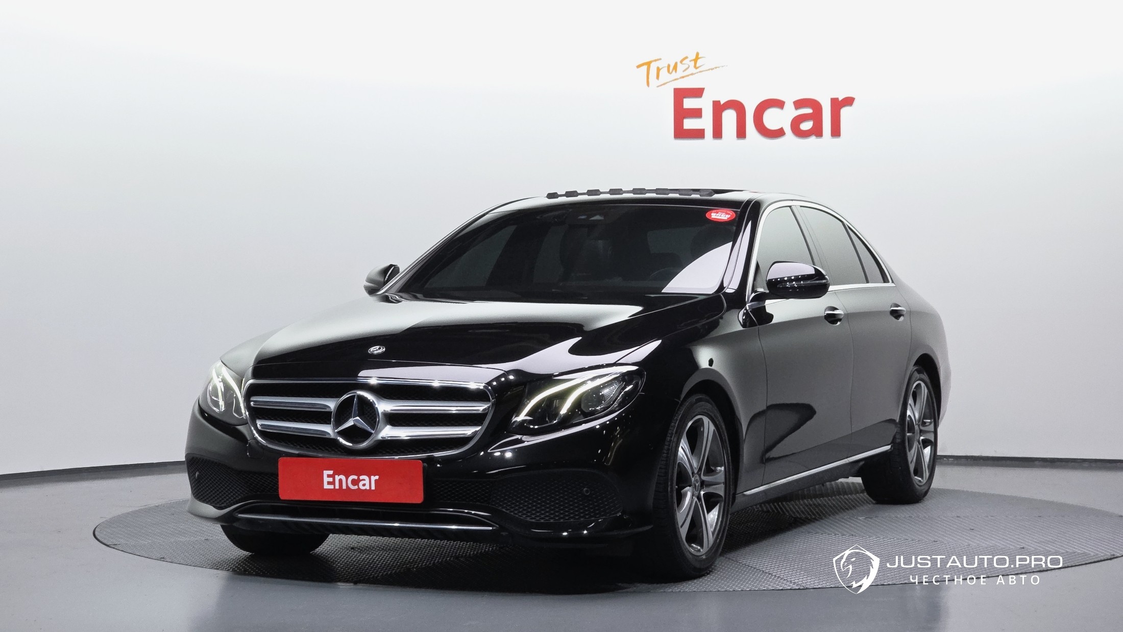 Автомобиль Mercedes-Benz E-Class