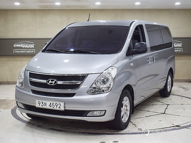 Автомобиль Hyundai Starex