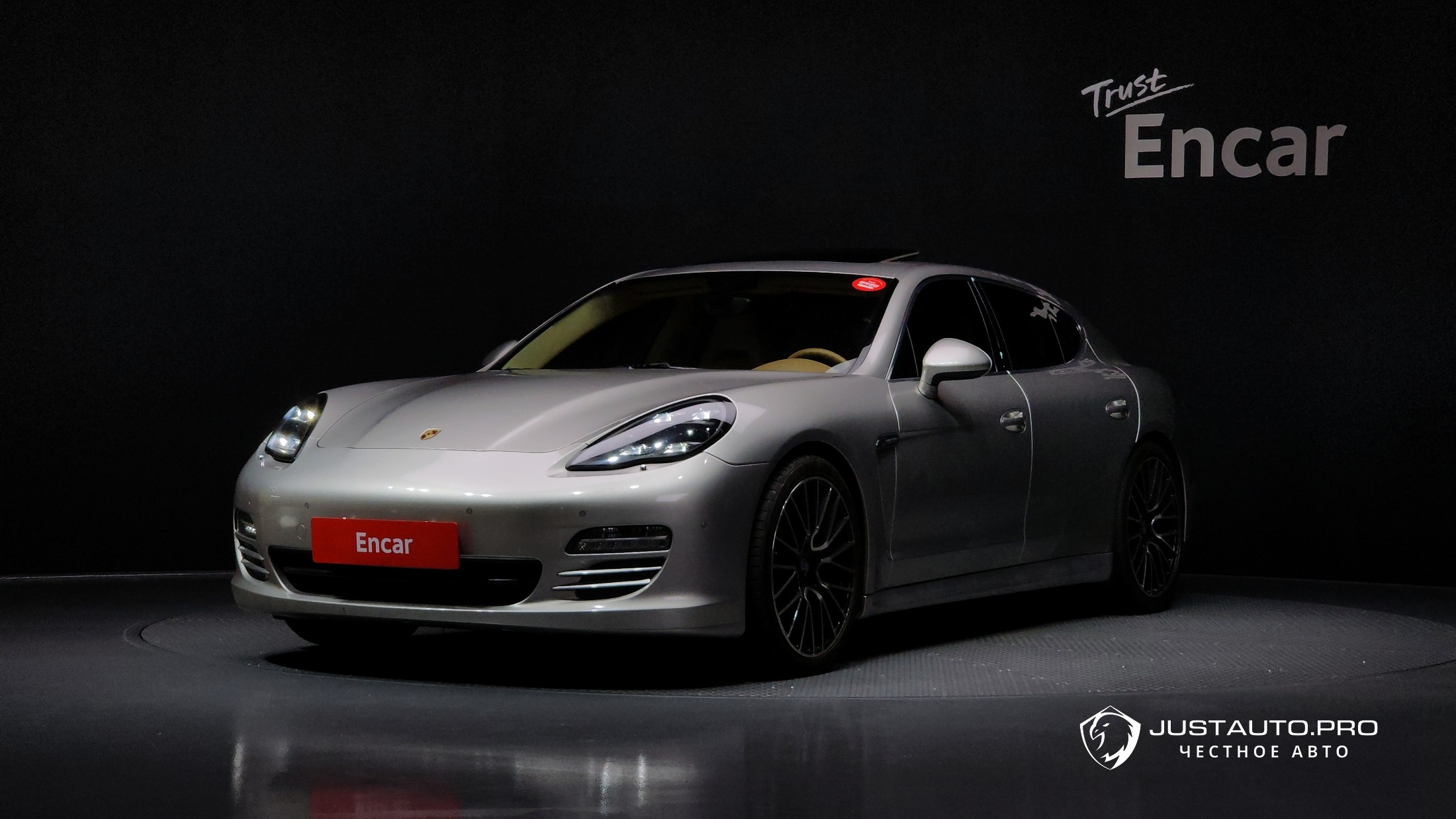 Автомобиль Porsche Panamera
