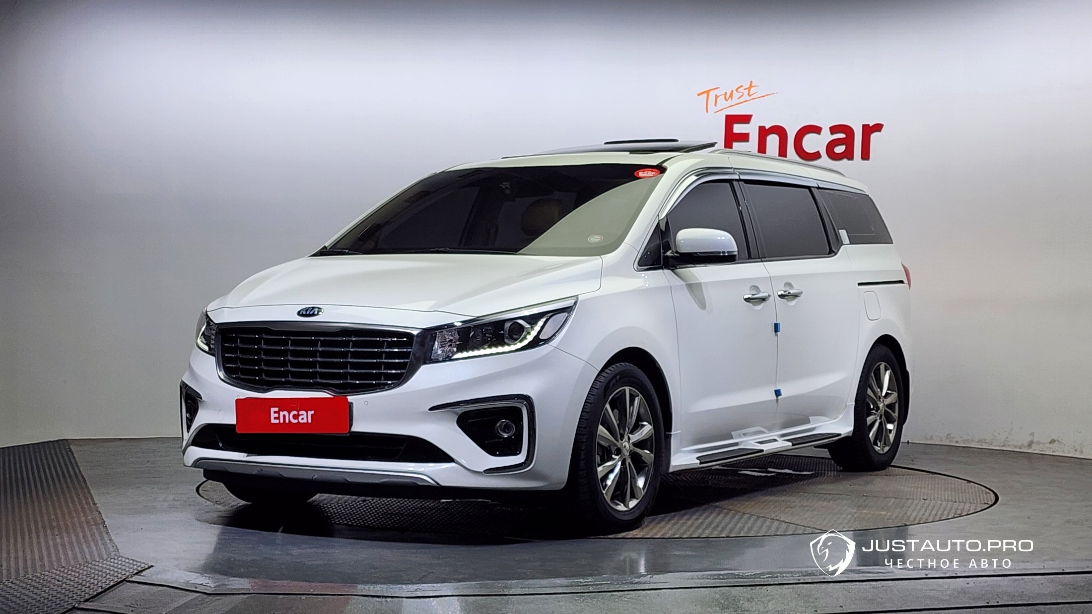 Автомобиль Kia Canival