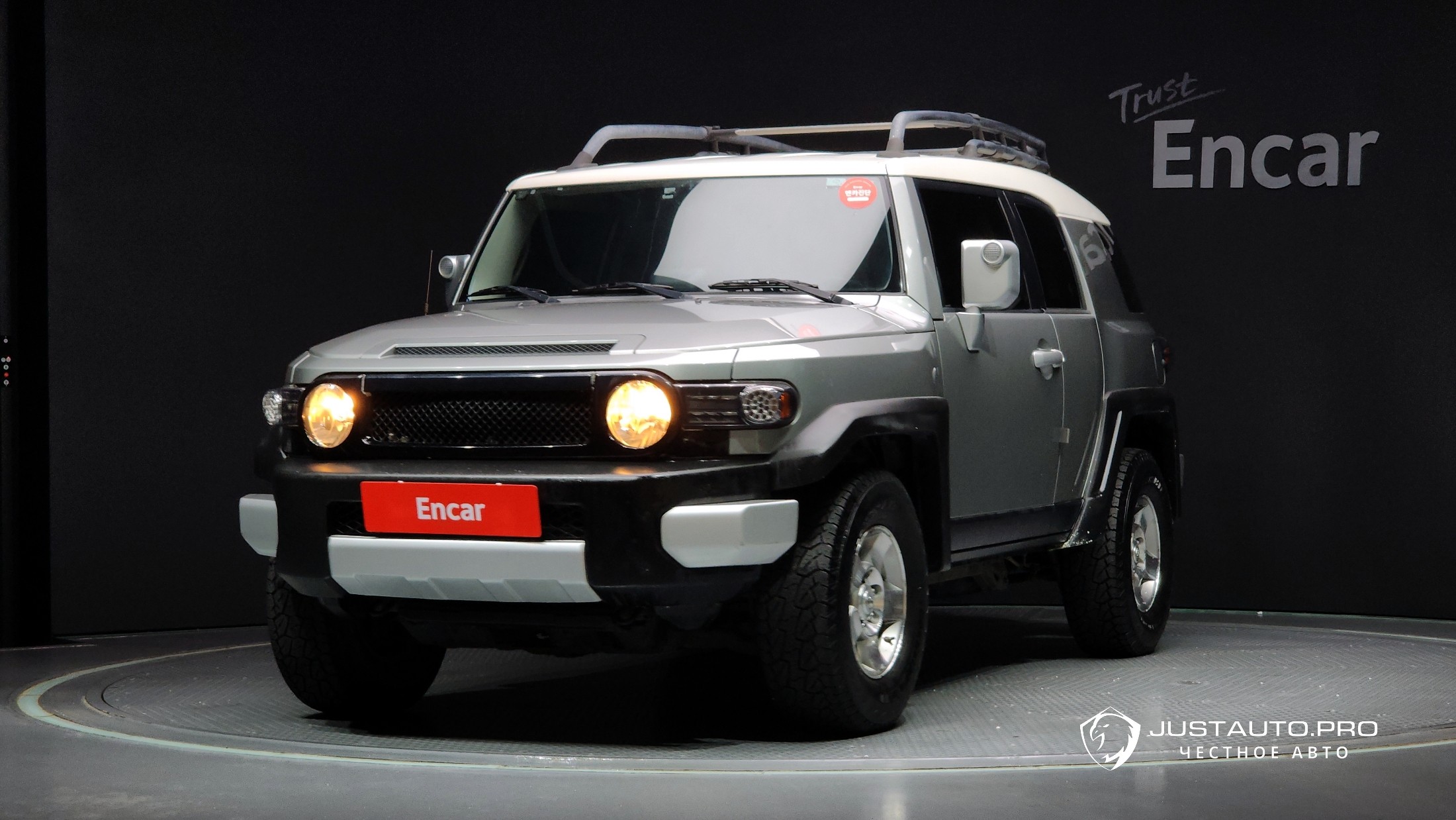 Автомобиль Toyota FJ Cruiser