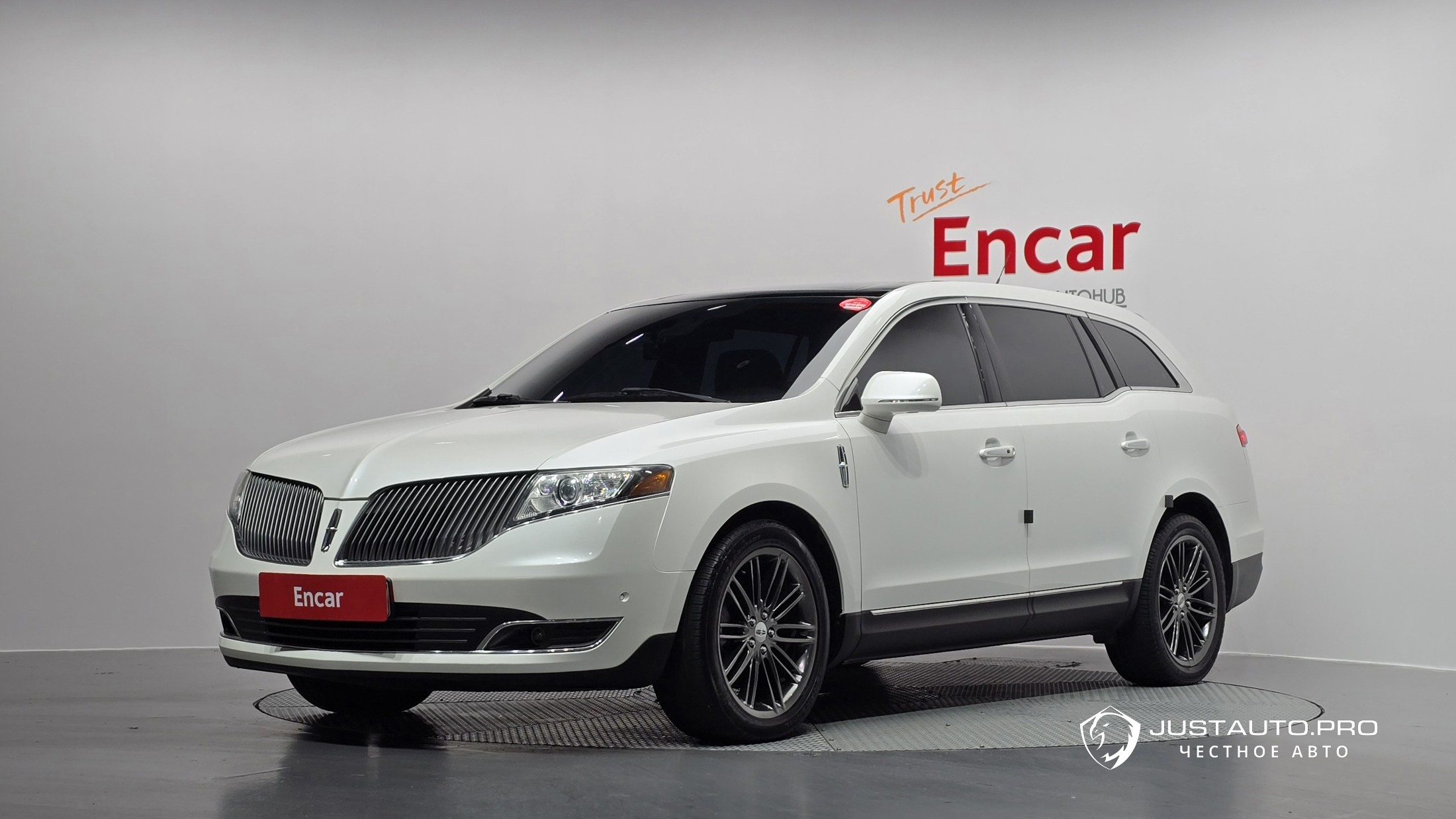 Автомобиль Lincoln MKT