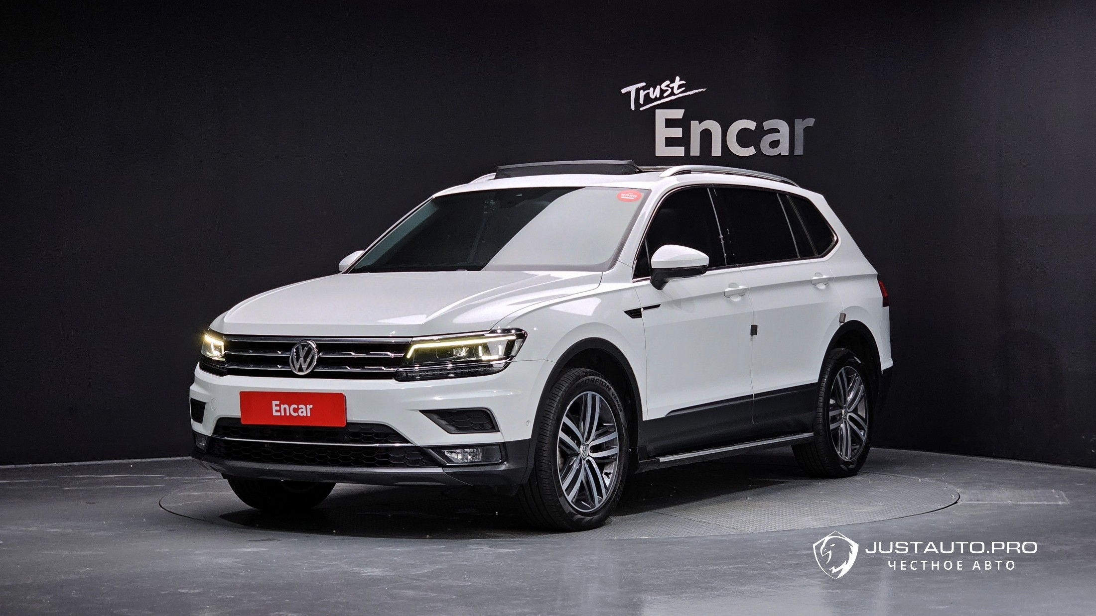 Автомобиль Volkswagen Tiguan