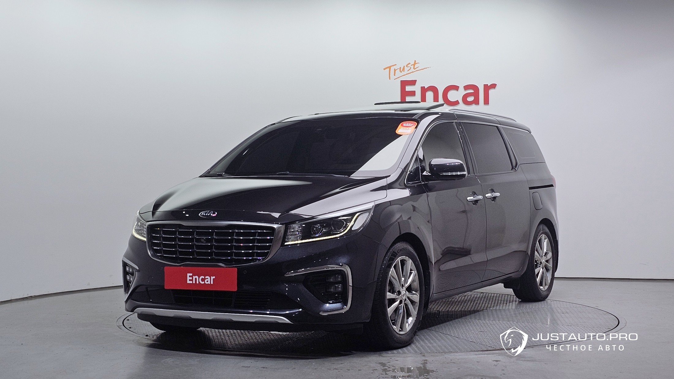 Автомобиль Kia Canival