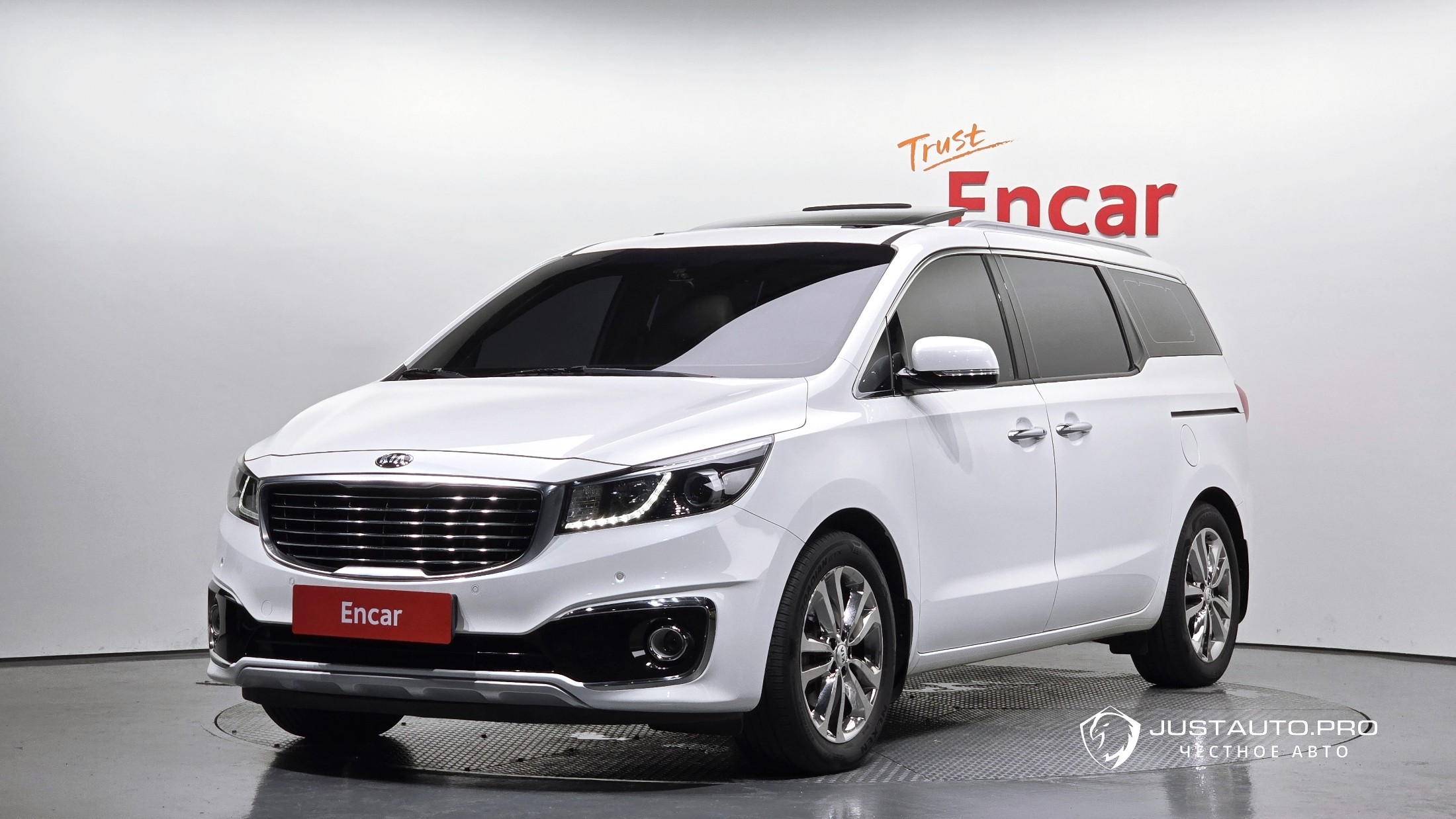 Автомобиль Kia Canival