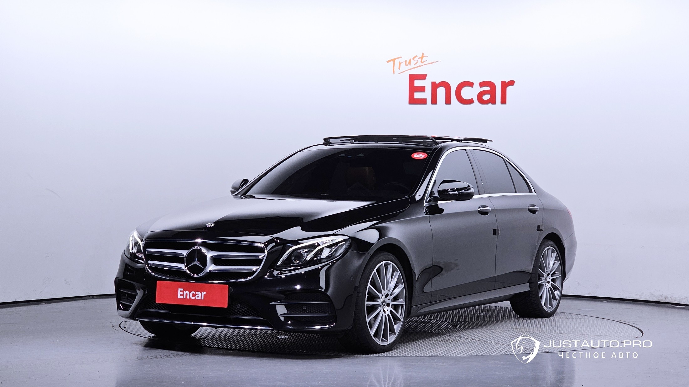 Автомобиль Mercedes-Benz E-Class