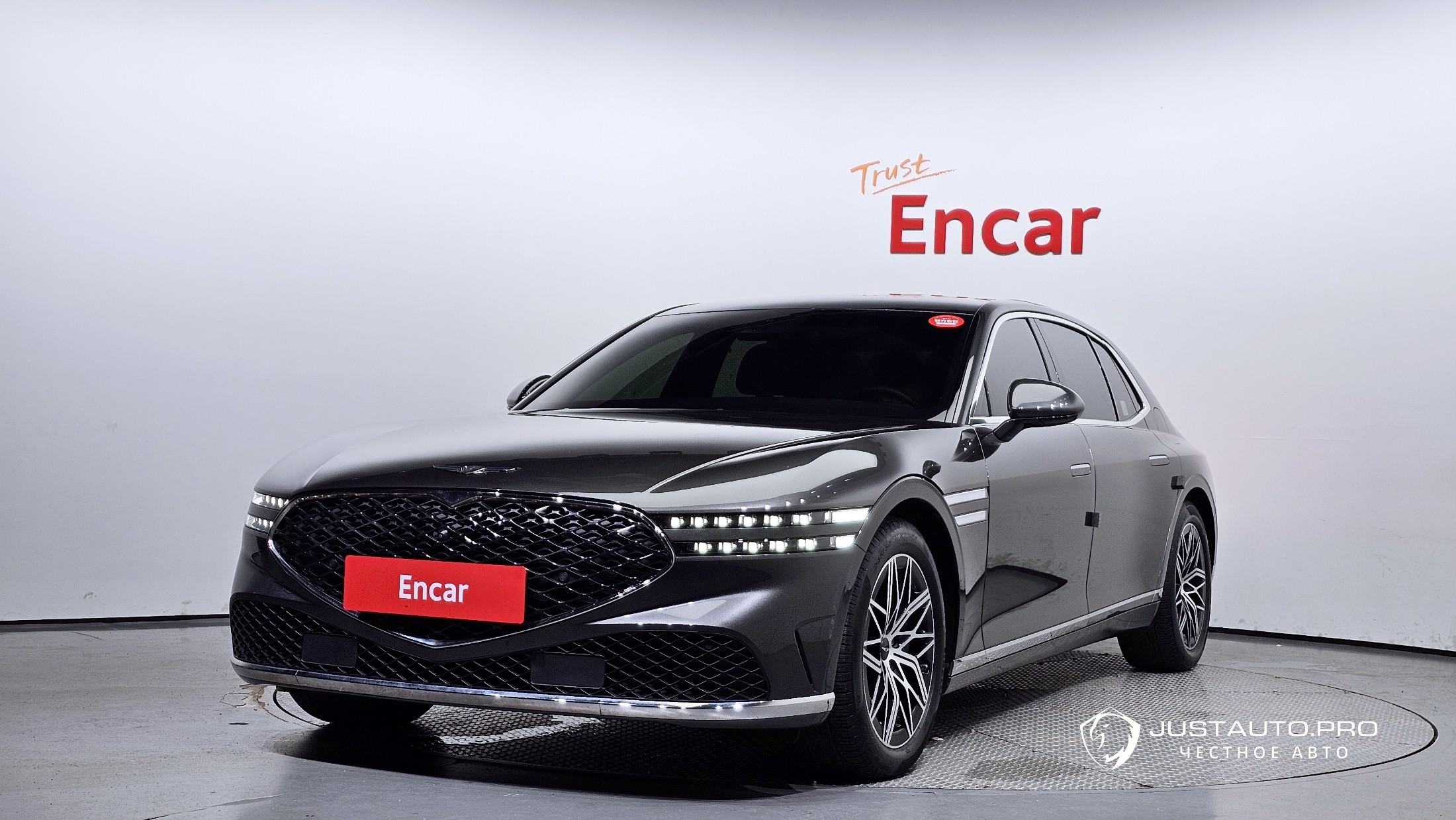 Автомобиль Genesis G90