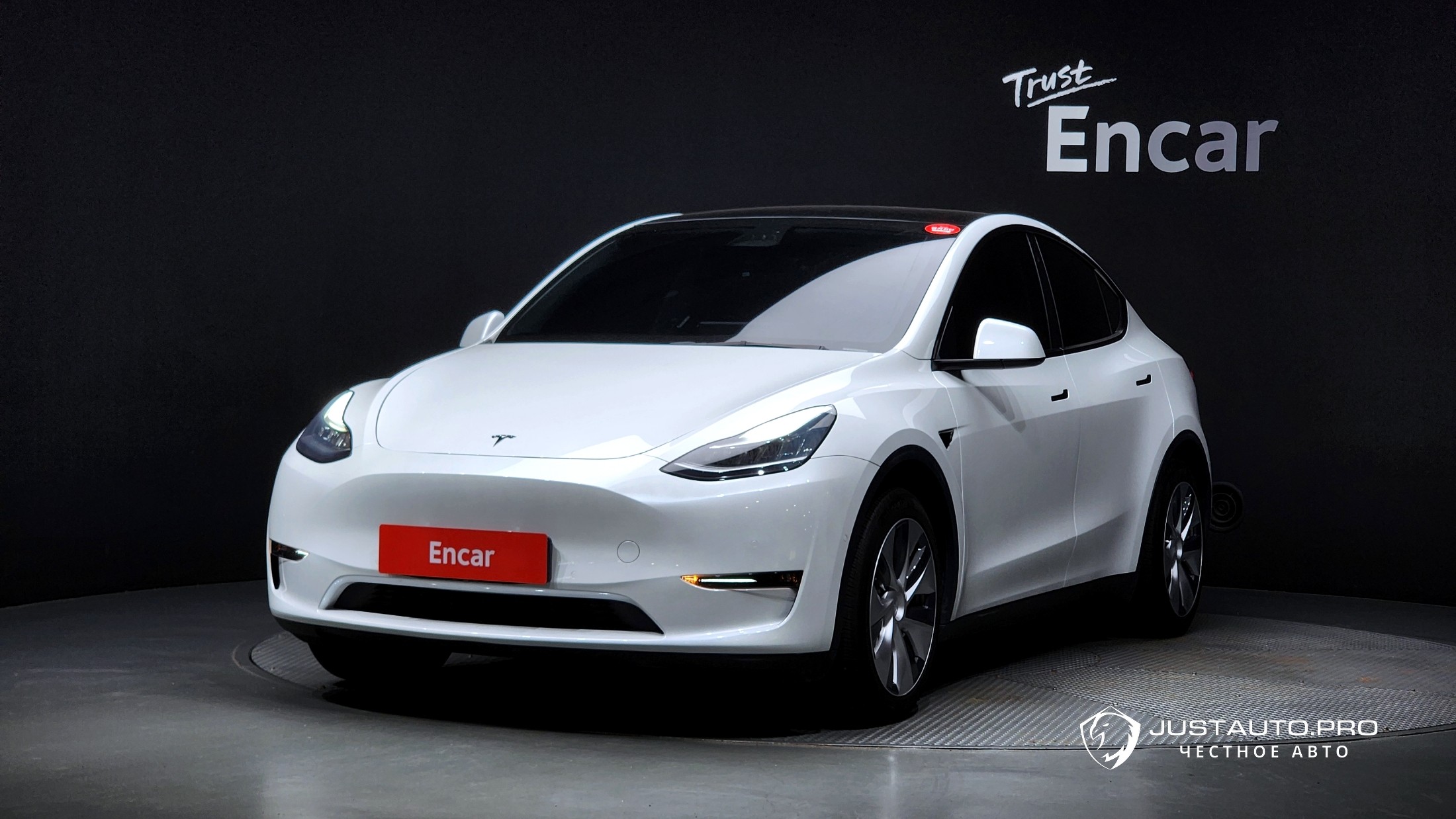 Автомобиль Tesla Model Y