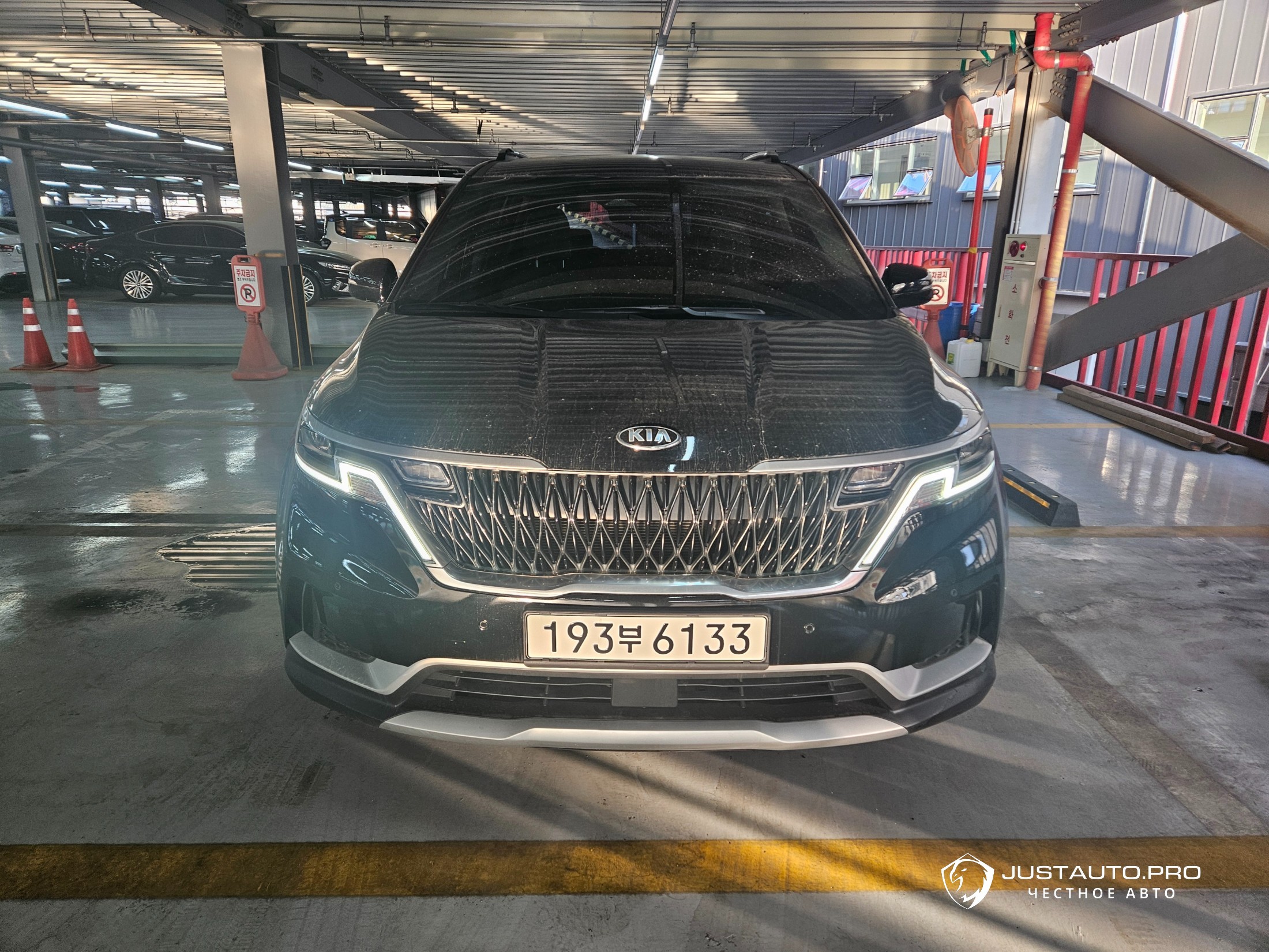 Автомобиль Kia Canival