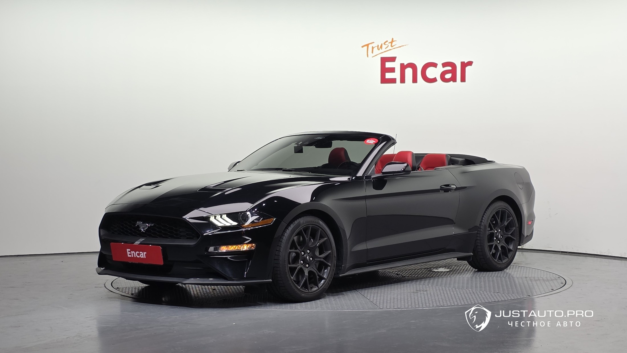 Автомобиль Ford Mustang