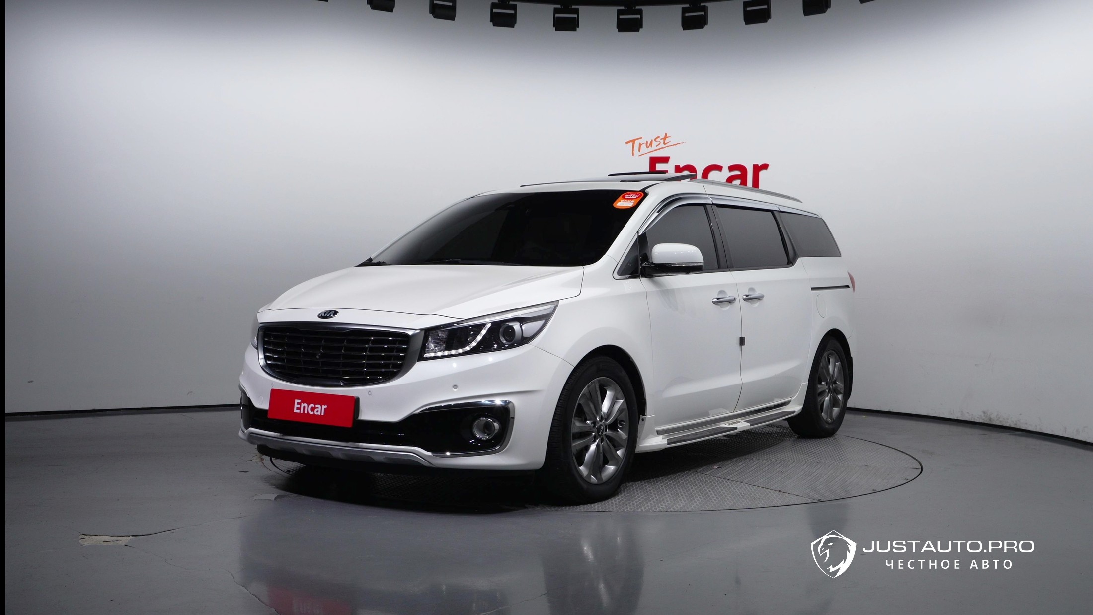 Автомобиль Kia Canival