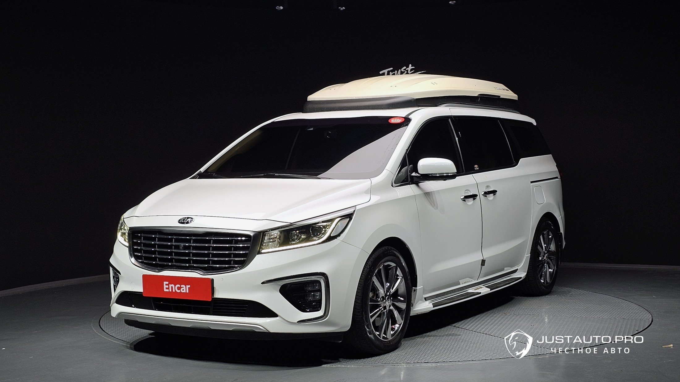 Автомобиль Kia Canival