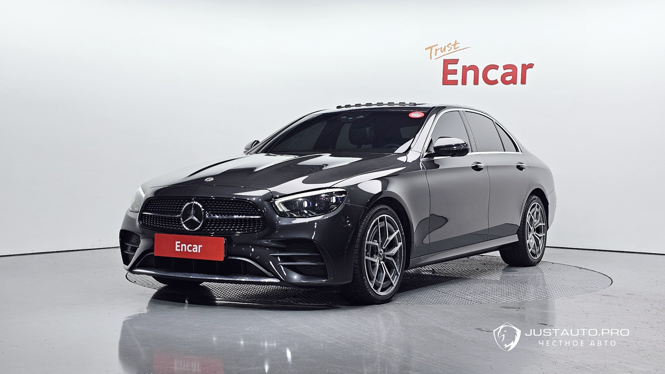 Автомобиль Mercedes-Benz E-Class