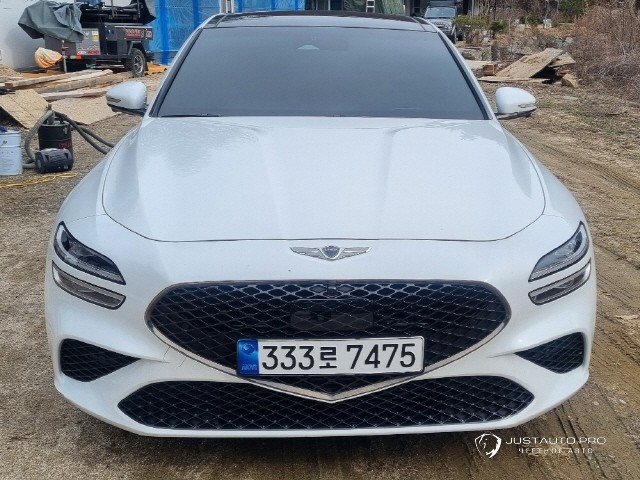 Автомобиль Genesis G70