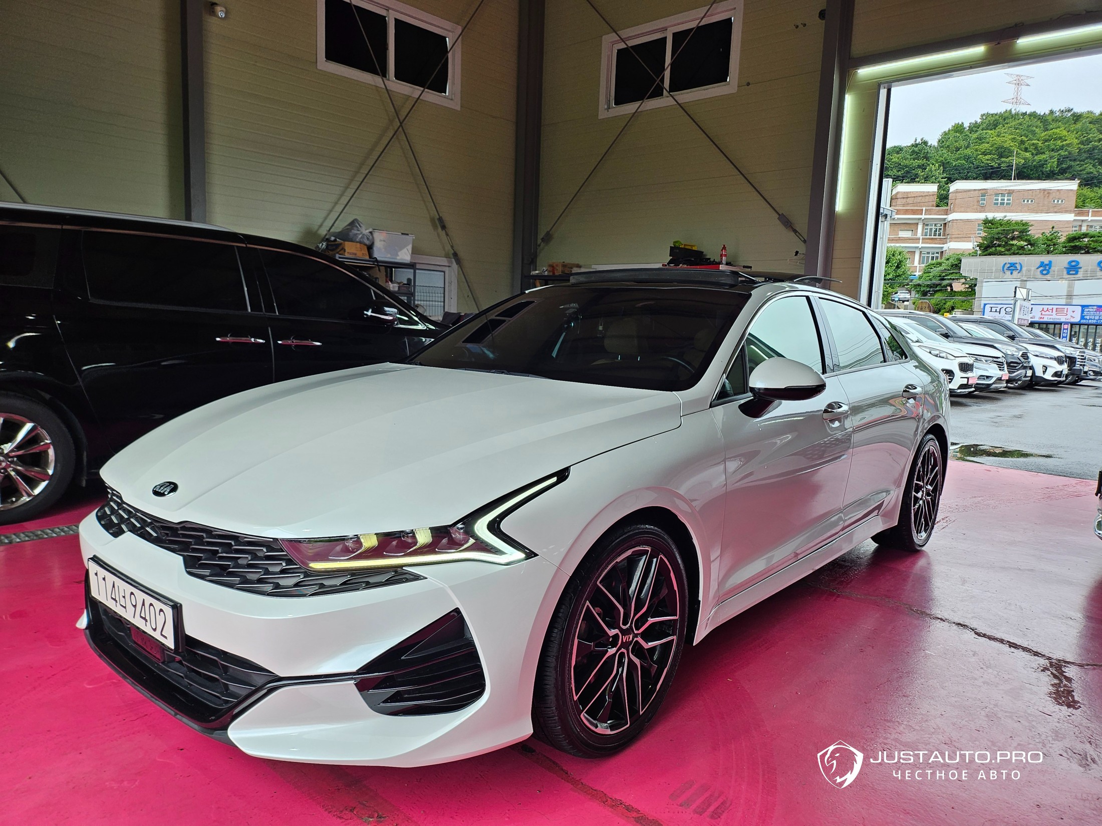 Автомобиль Kia K5
