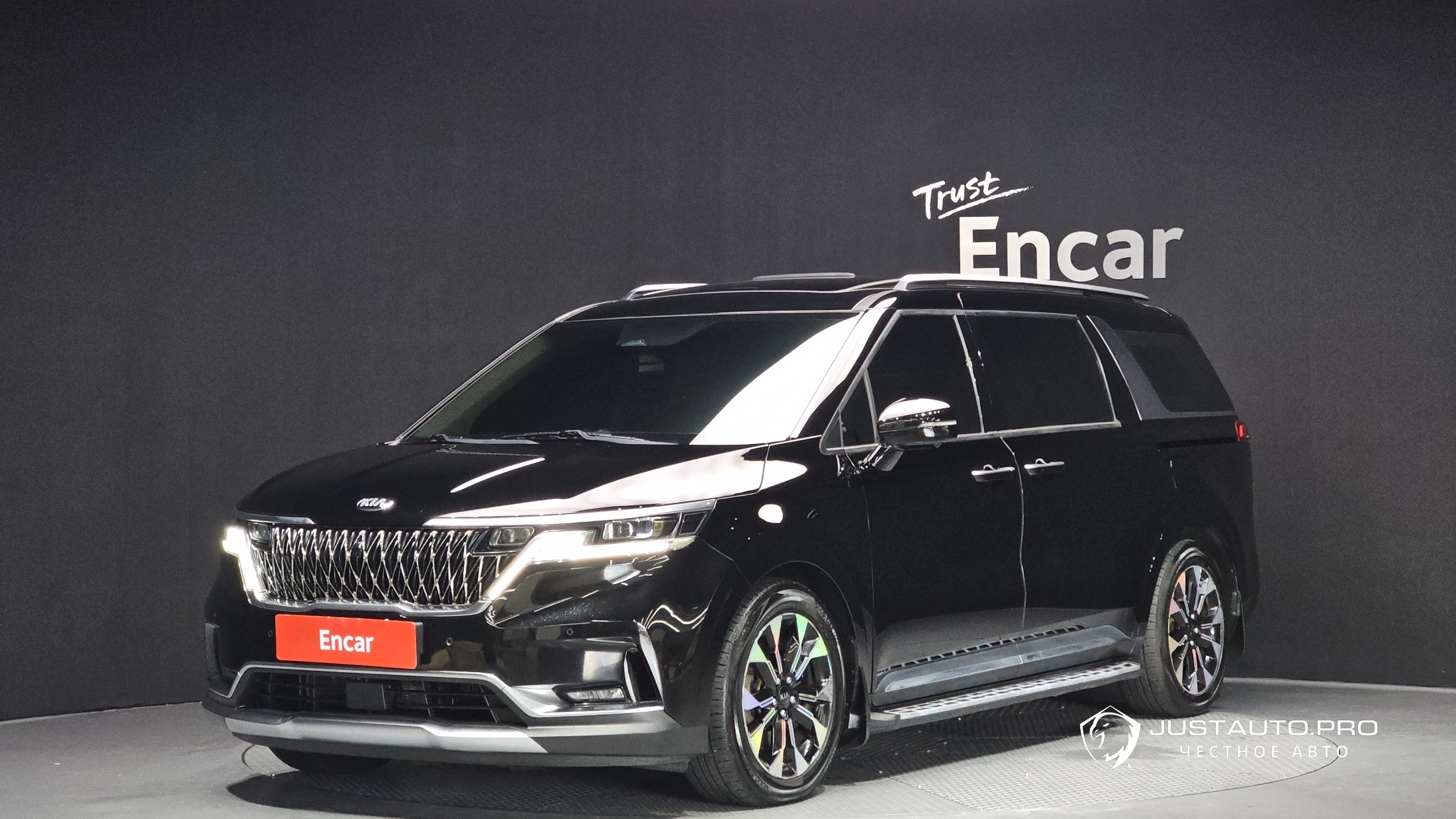 Автомобиль Kia Canival