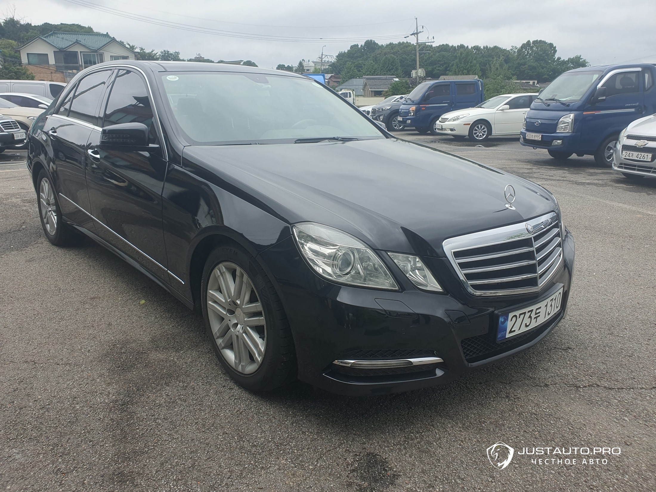 Автомобиль Mercedes-Benz E-Class