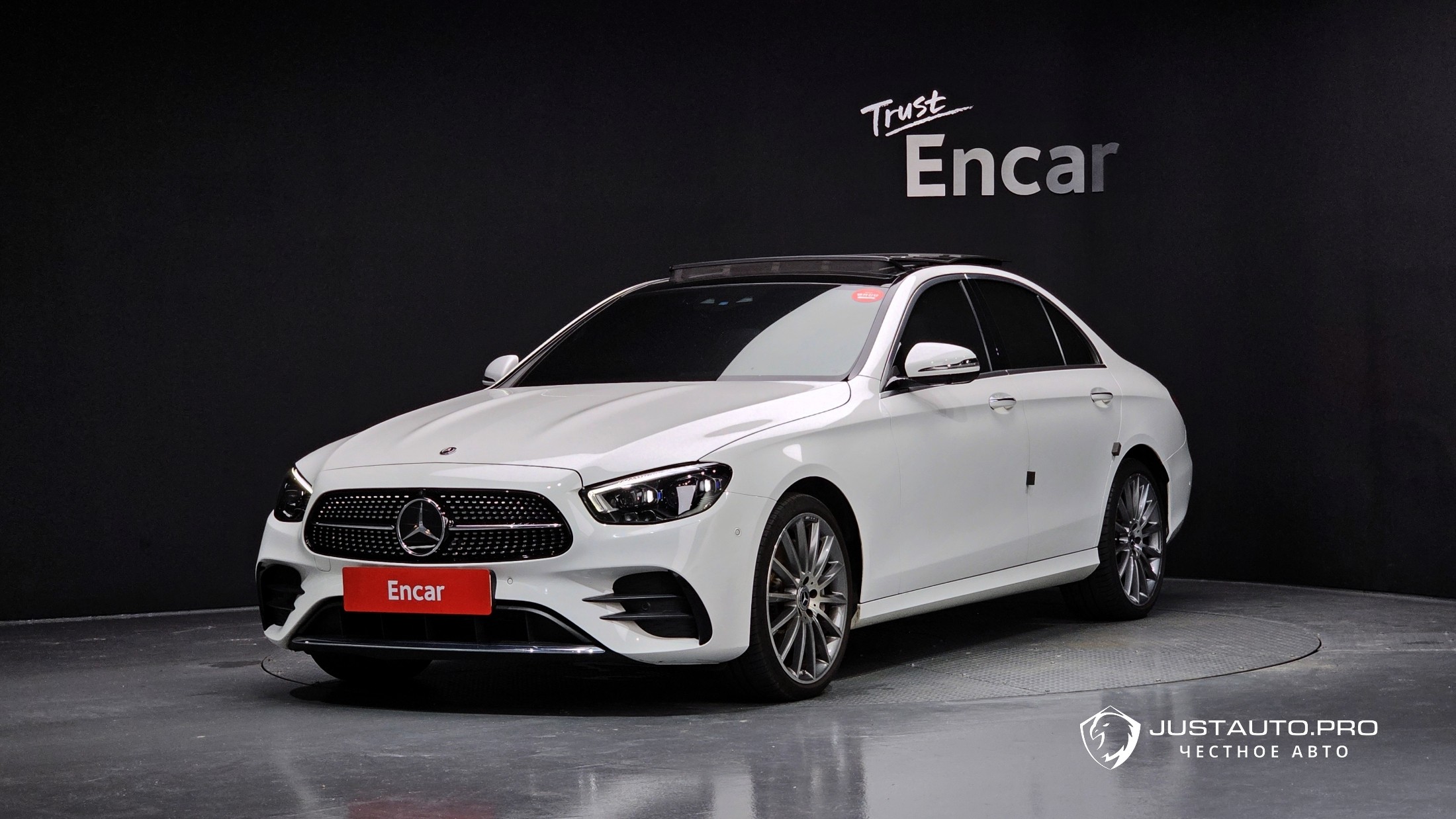 Автомобиль Mercedes-Benz E-Class