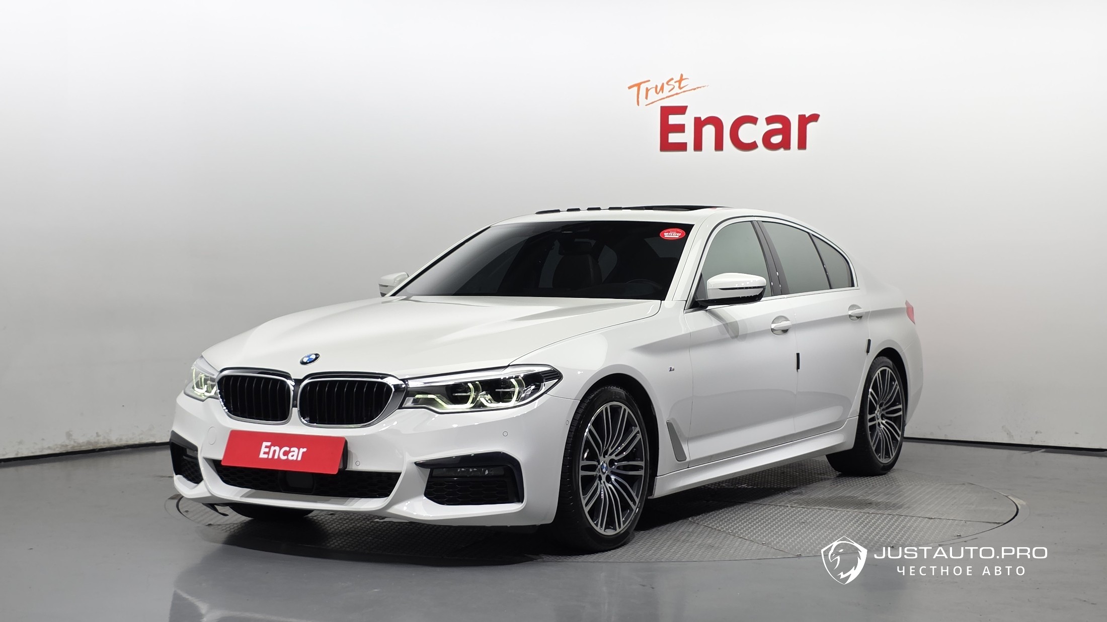 Автомобиль BMW 5-Series