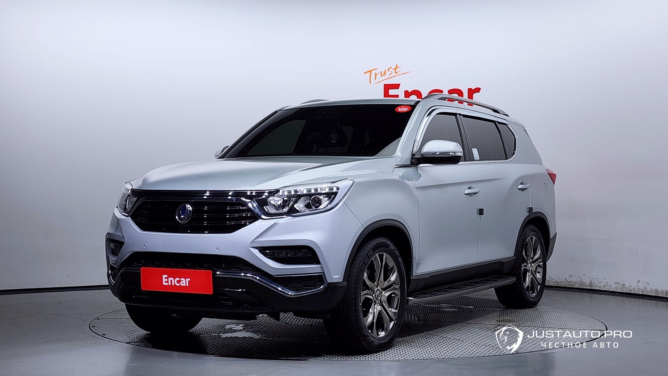 Автомобиль KG_Mobility_Ssangyong Rexton