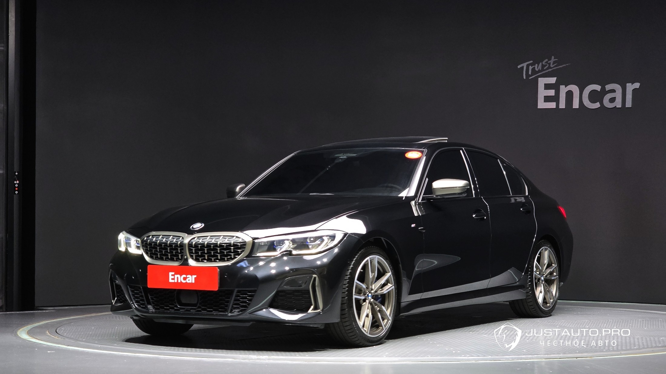 Автомобиль BMW 3-Series