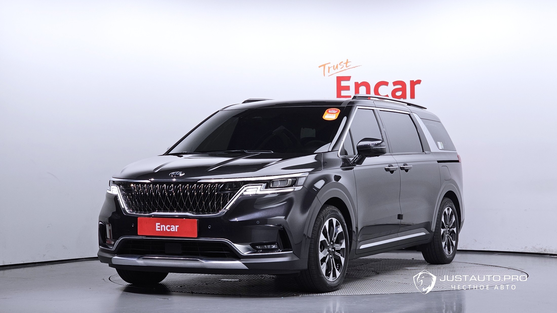 Автомобиль Kia Canival